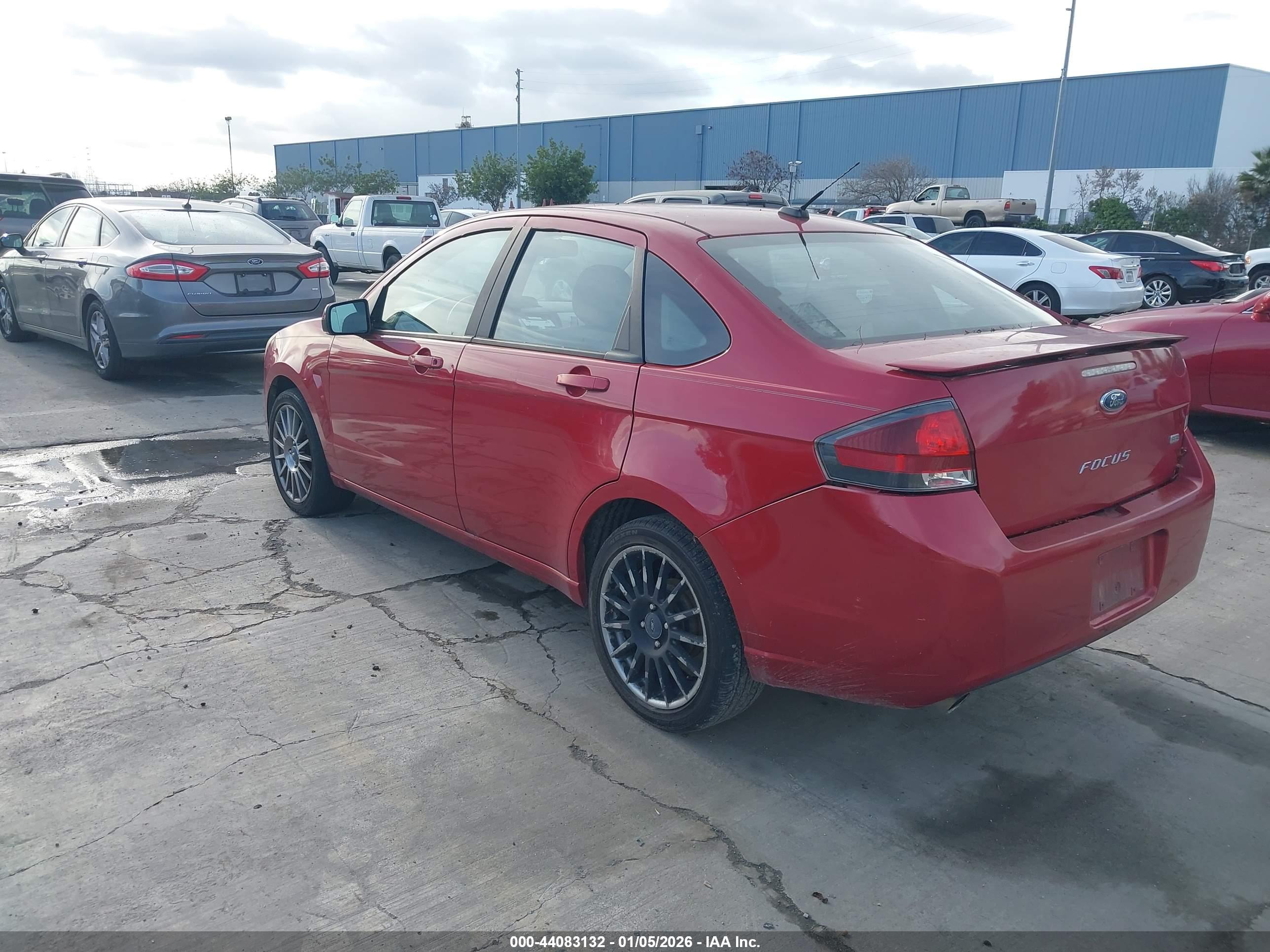 FORD FOCUS image 3