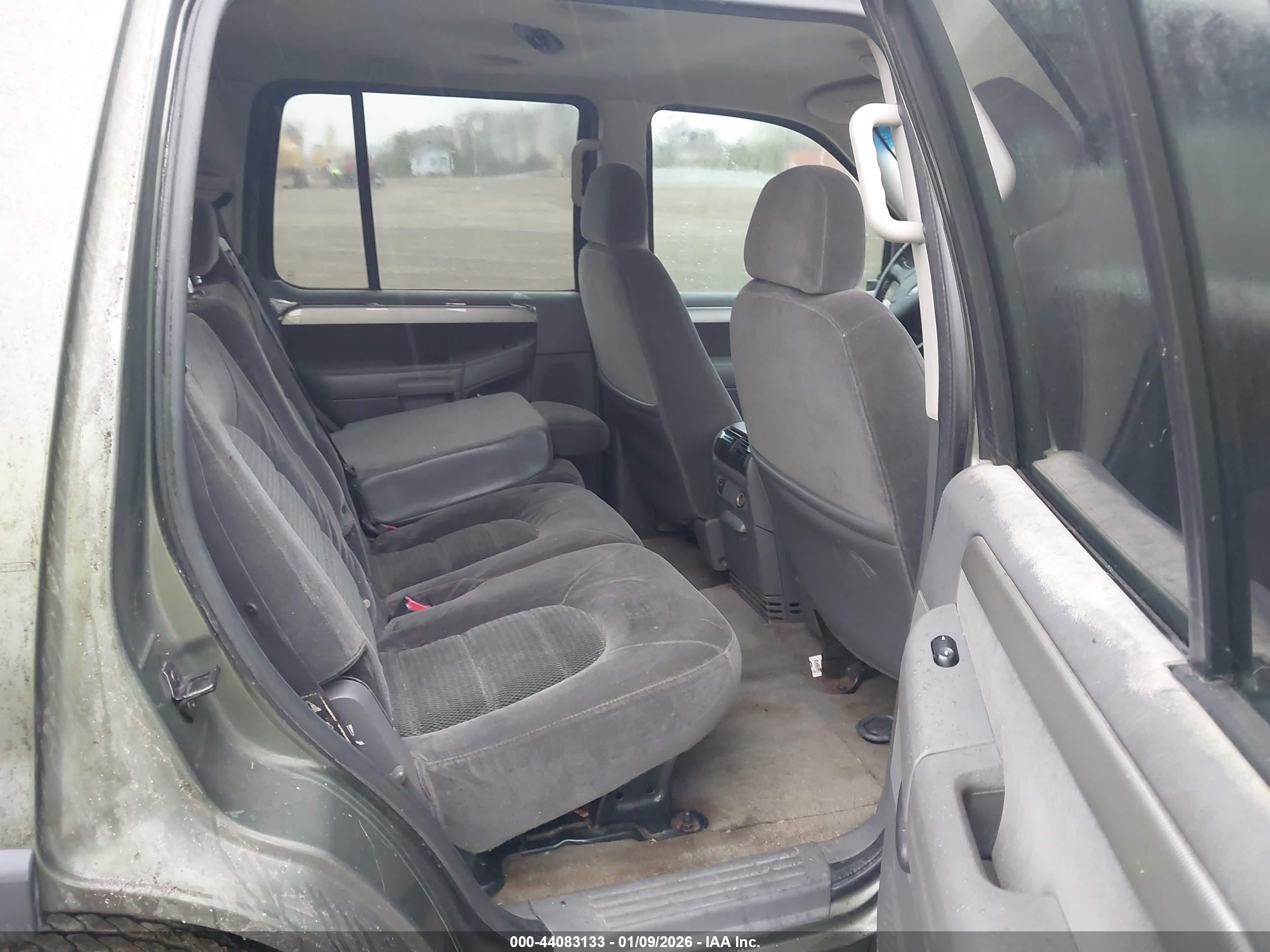 FORD EXPLORER image 8