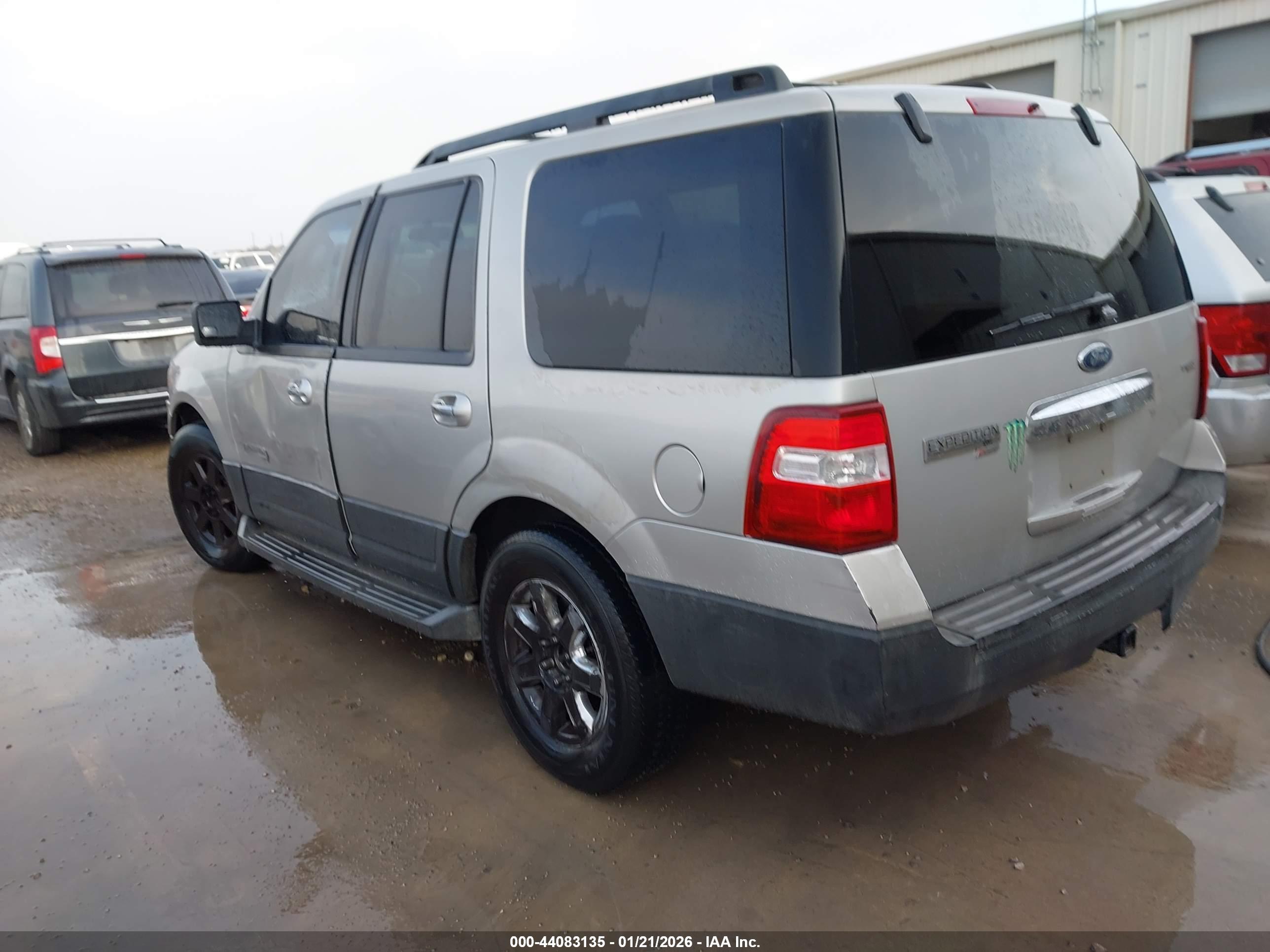 FORD EXPEDITION image 3