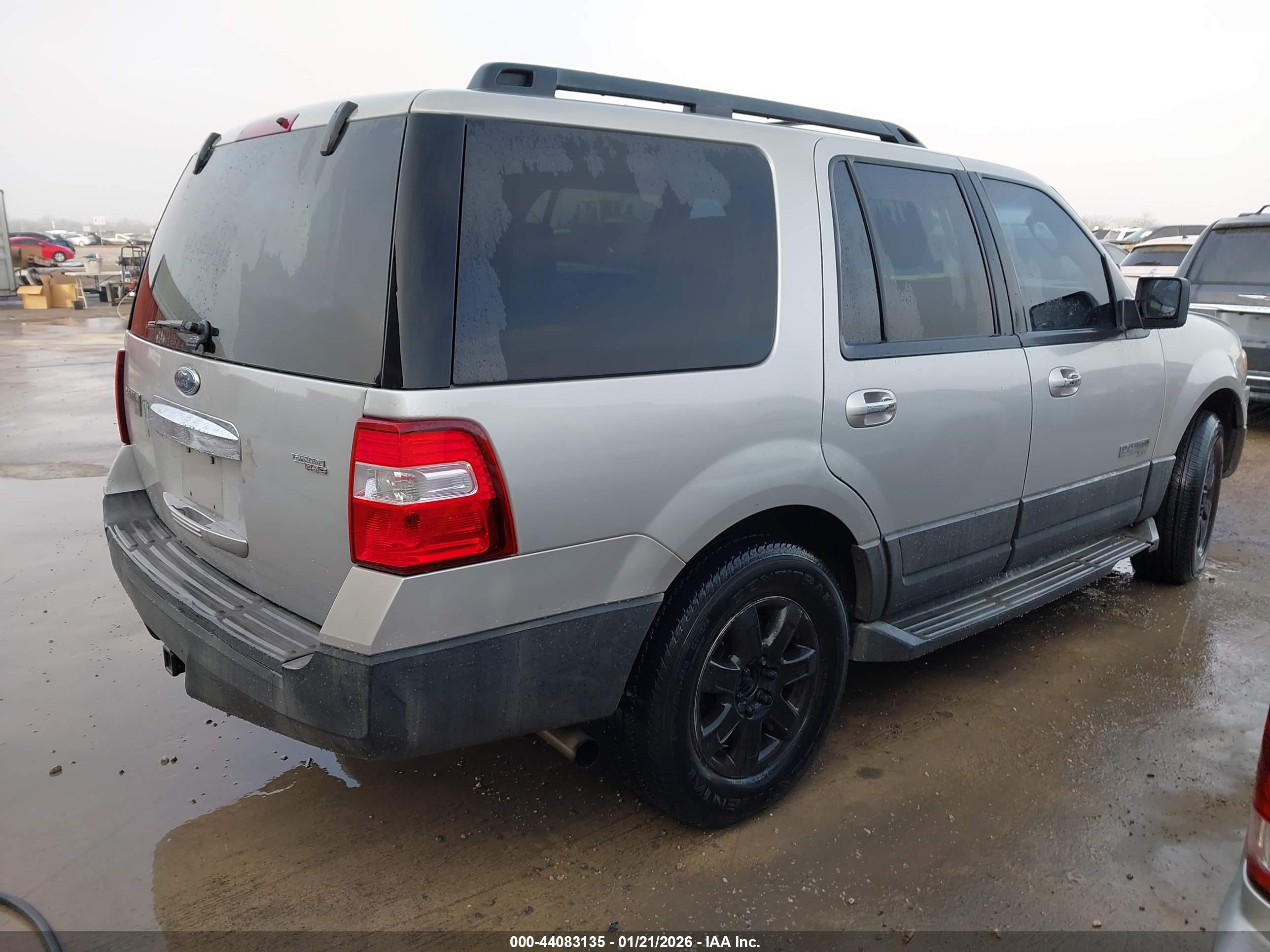 FORD EXPEDITION image 4