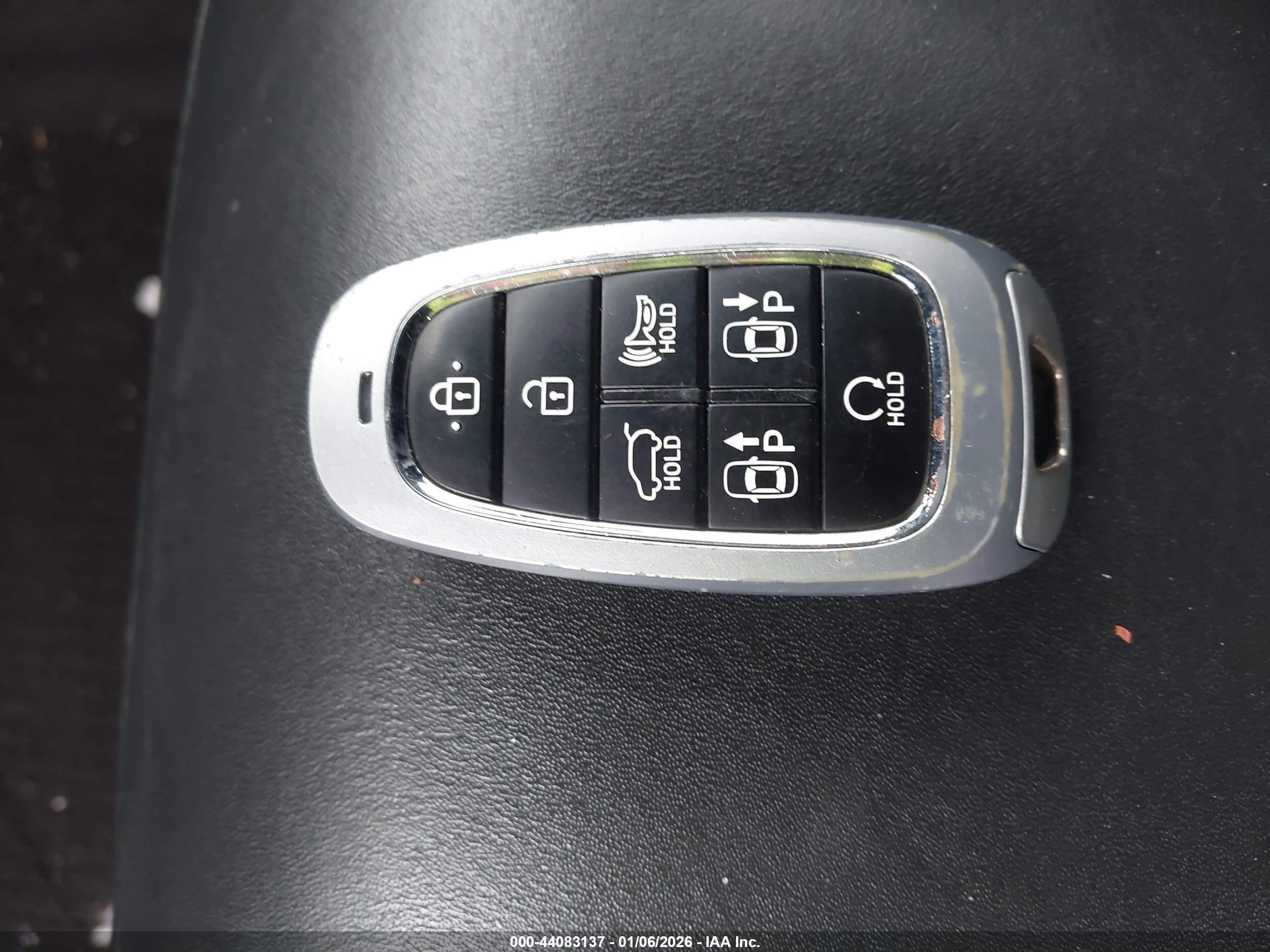 HYUNDAI SANTA image 11
