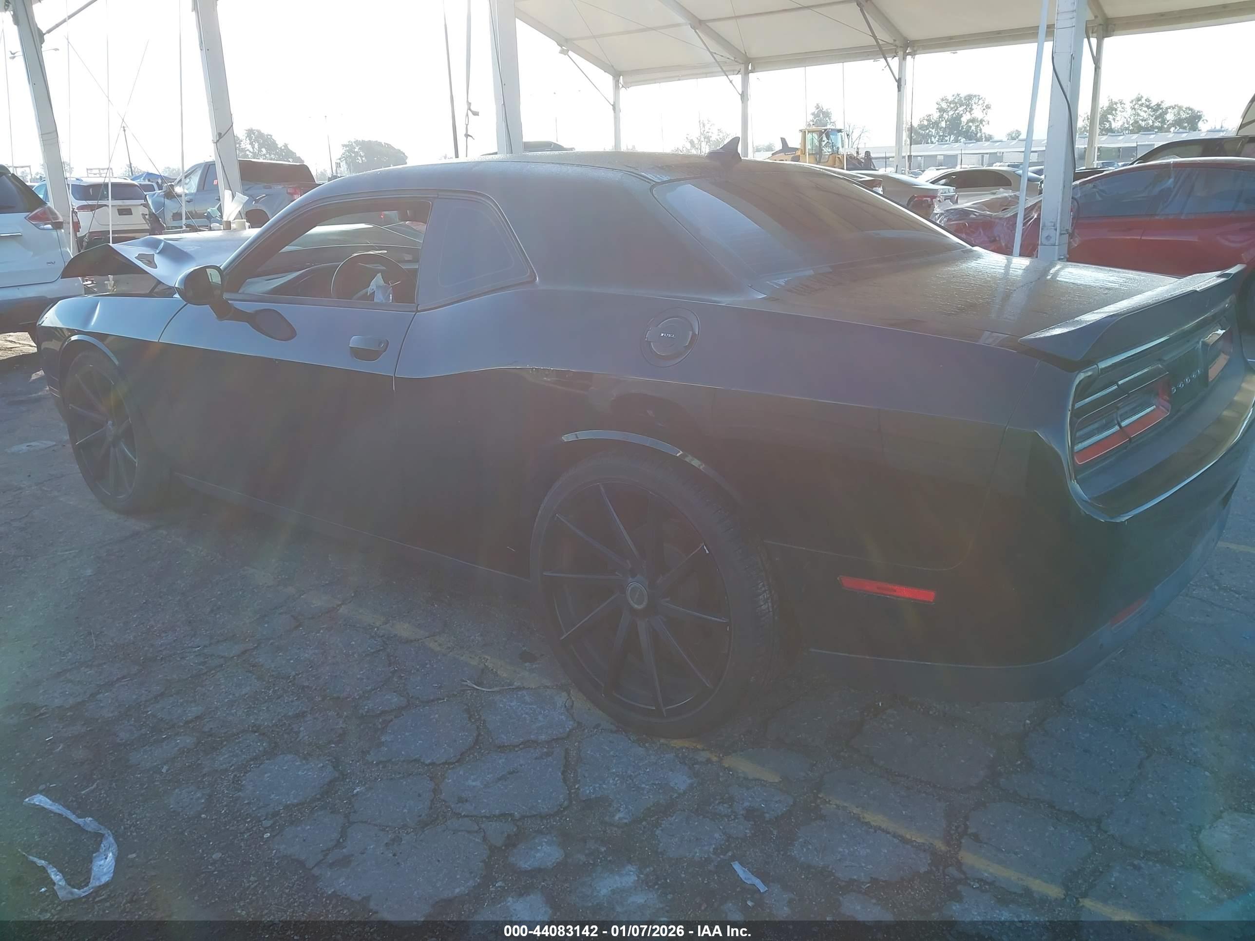 DODGE CHALLENGER image 3