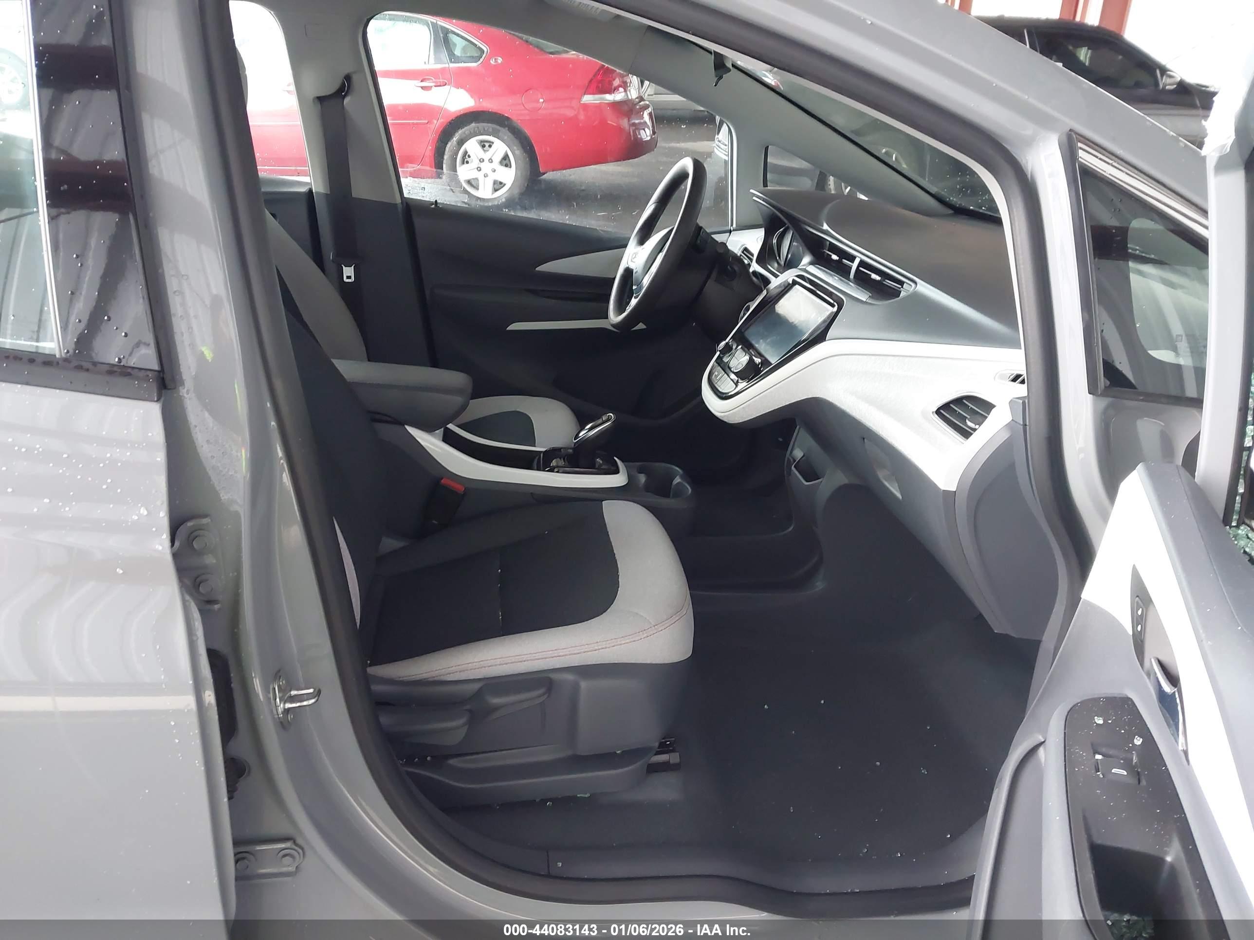 CHEVROLET BOLT image 5