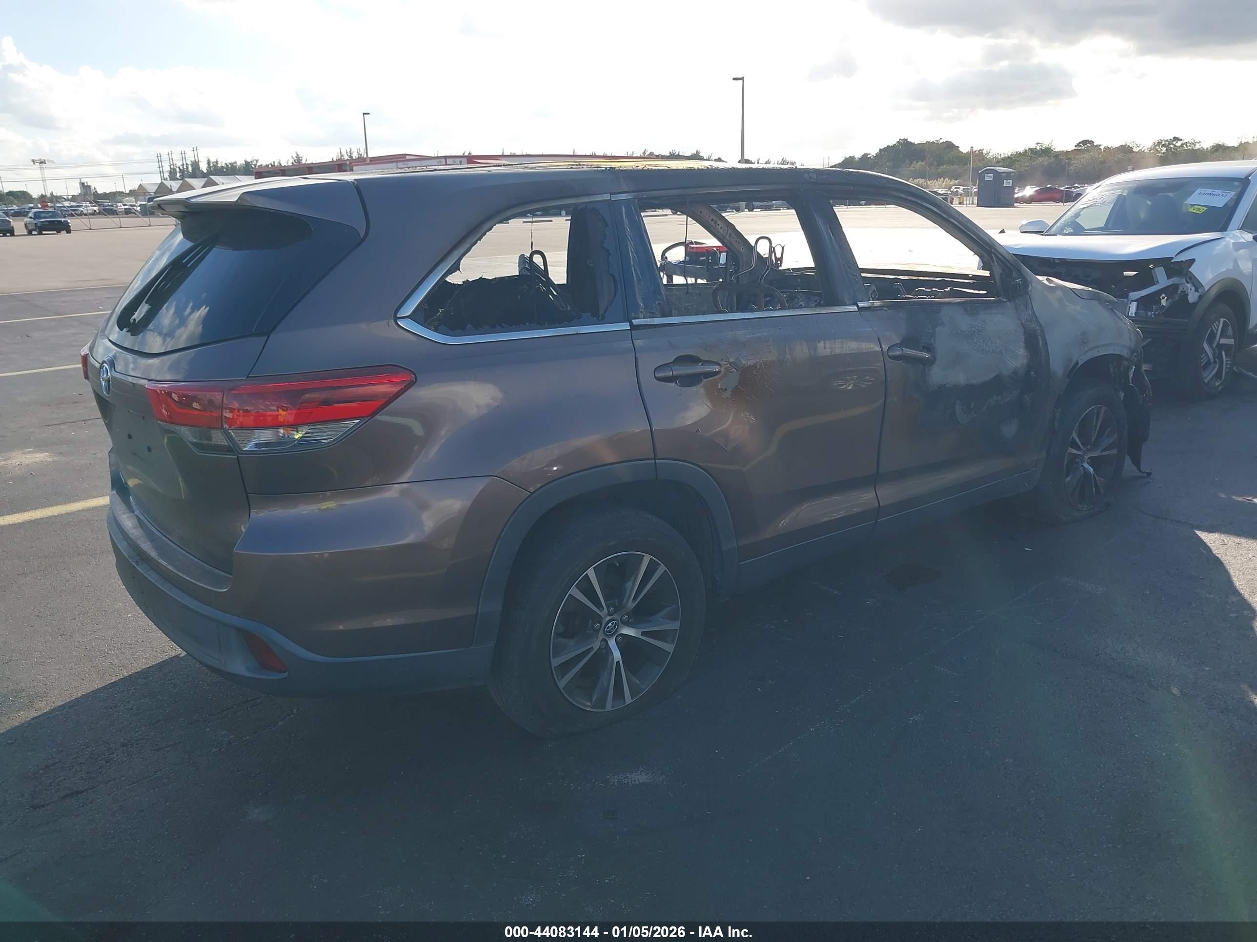 TOYOTA HIGHLANDER image 4