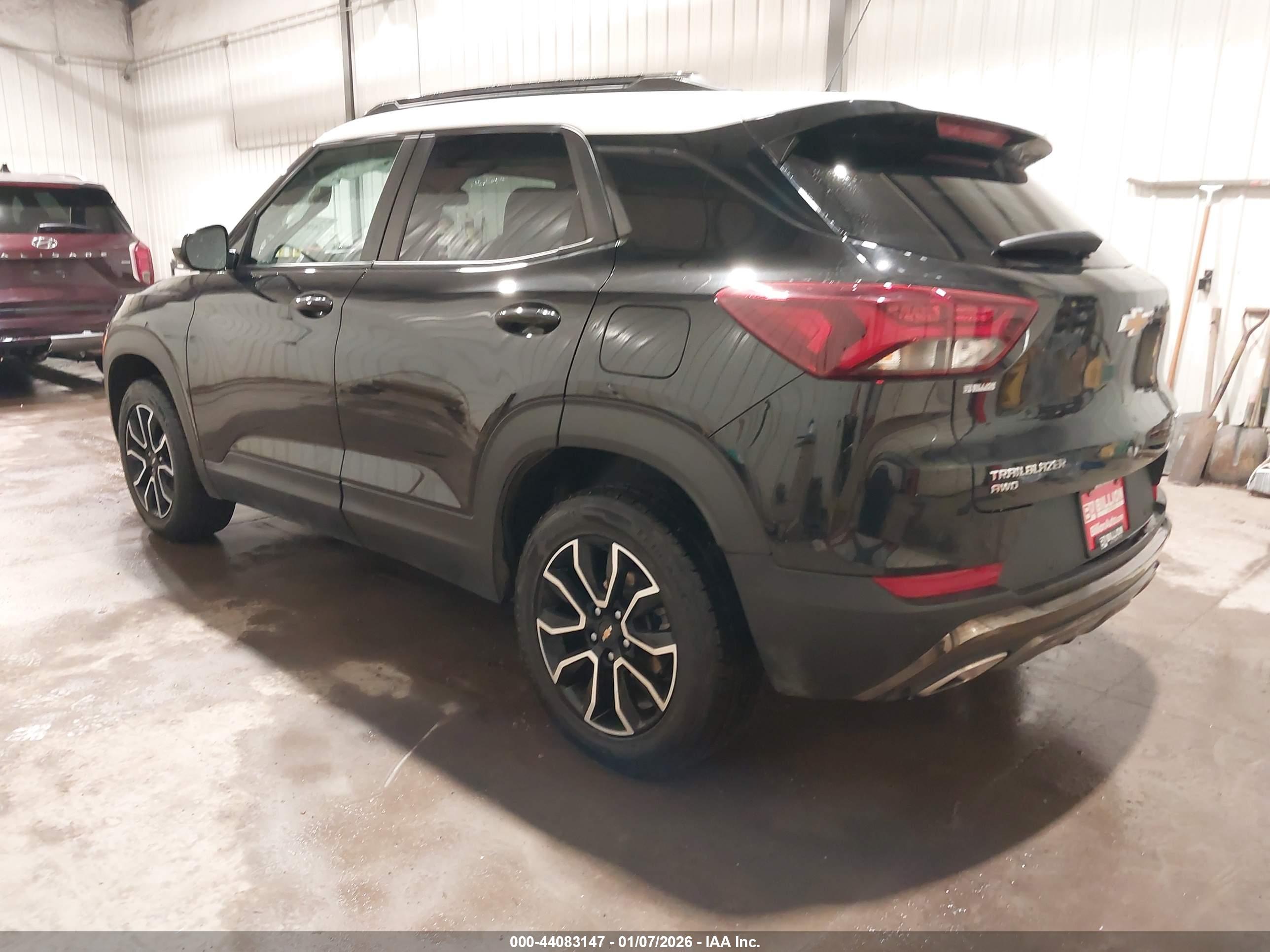 CHEVROLET TRAILBLAZER image 3