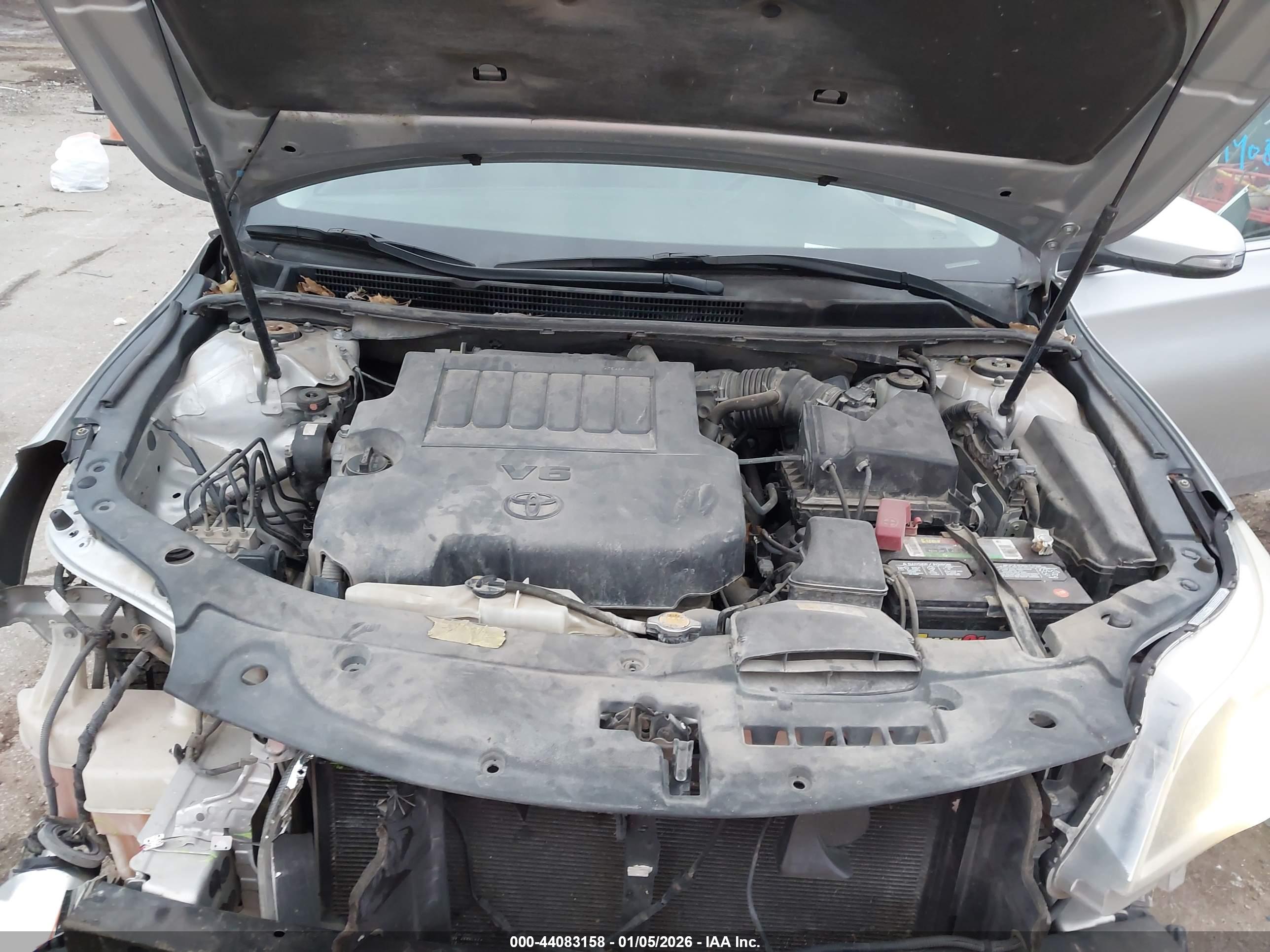 TOYOTA AVALON image 10