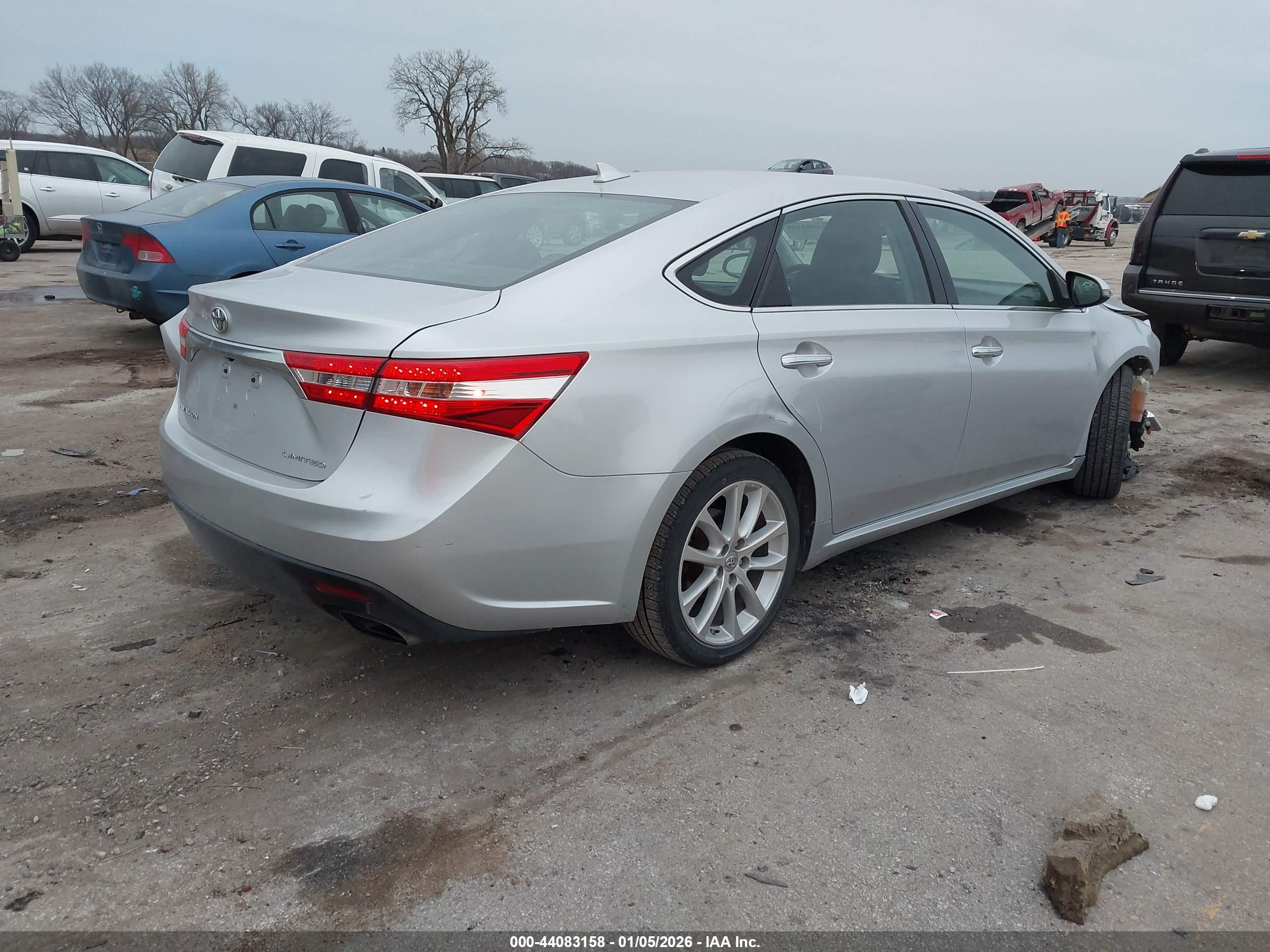 TOYOTA AVALON image 4