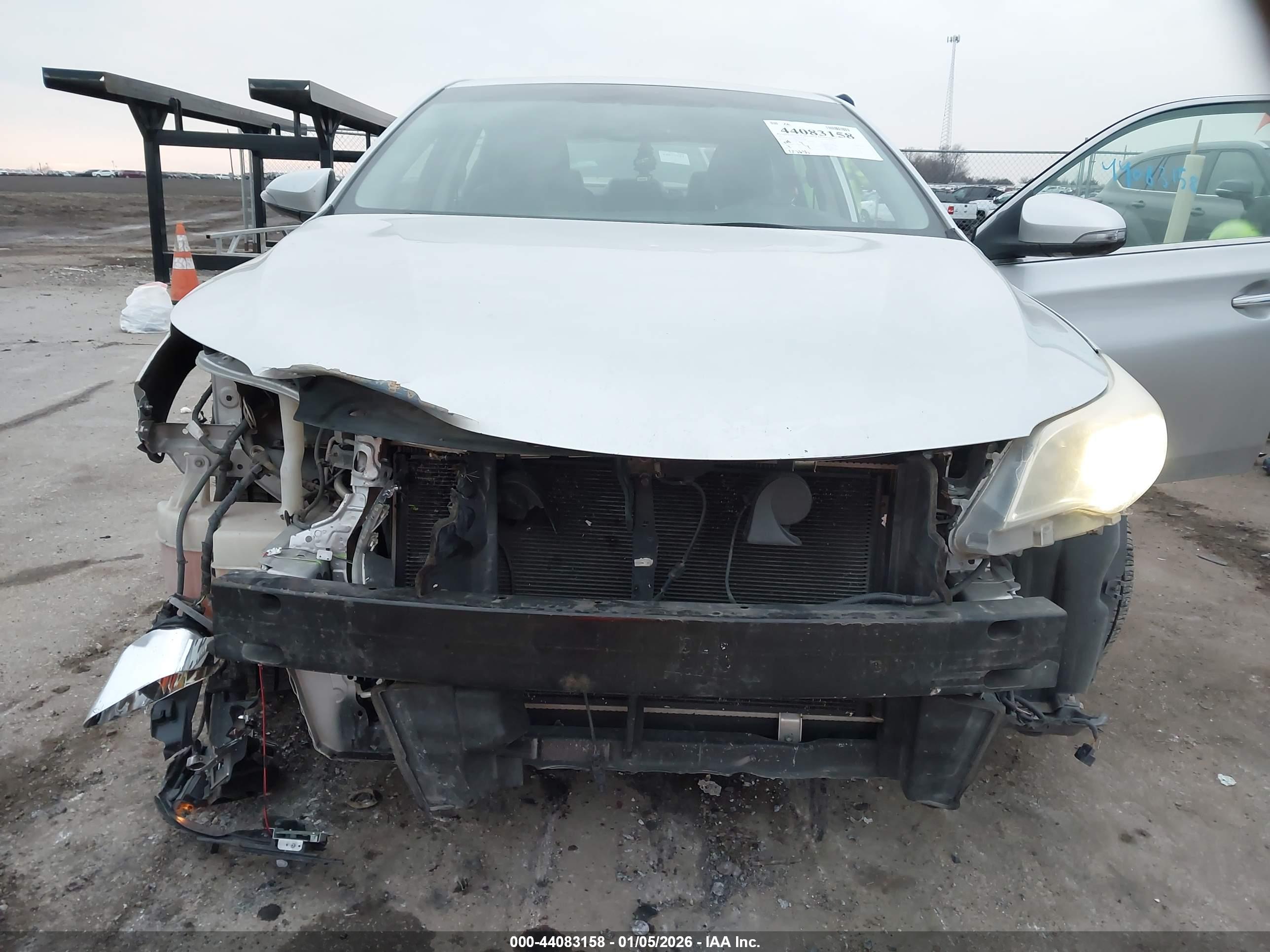 TOYOTA AVALON image 6
