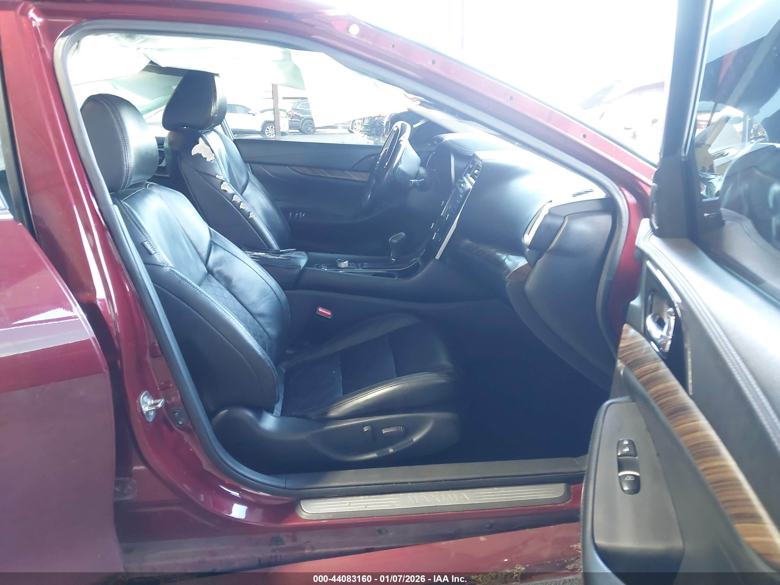 NISSAN MAXIMA image 5