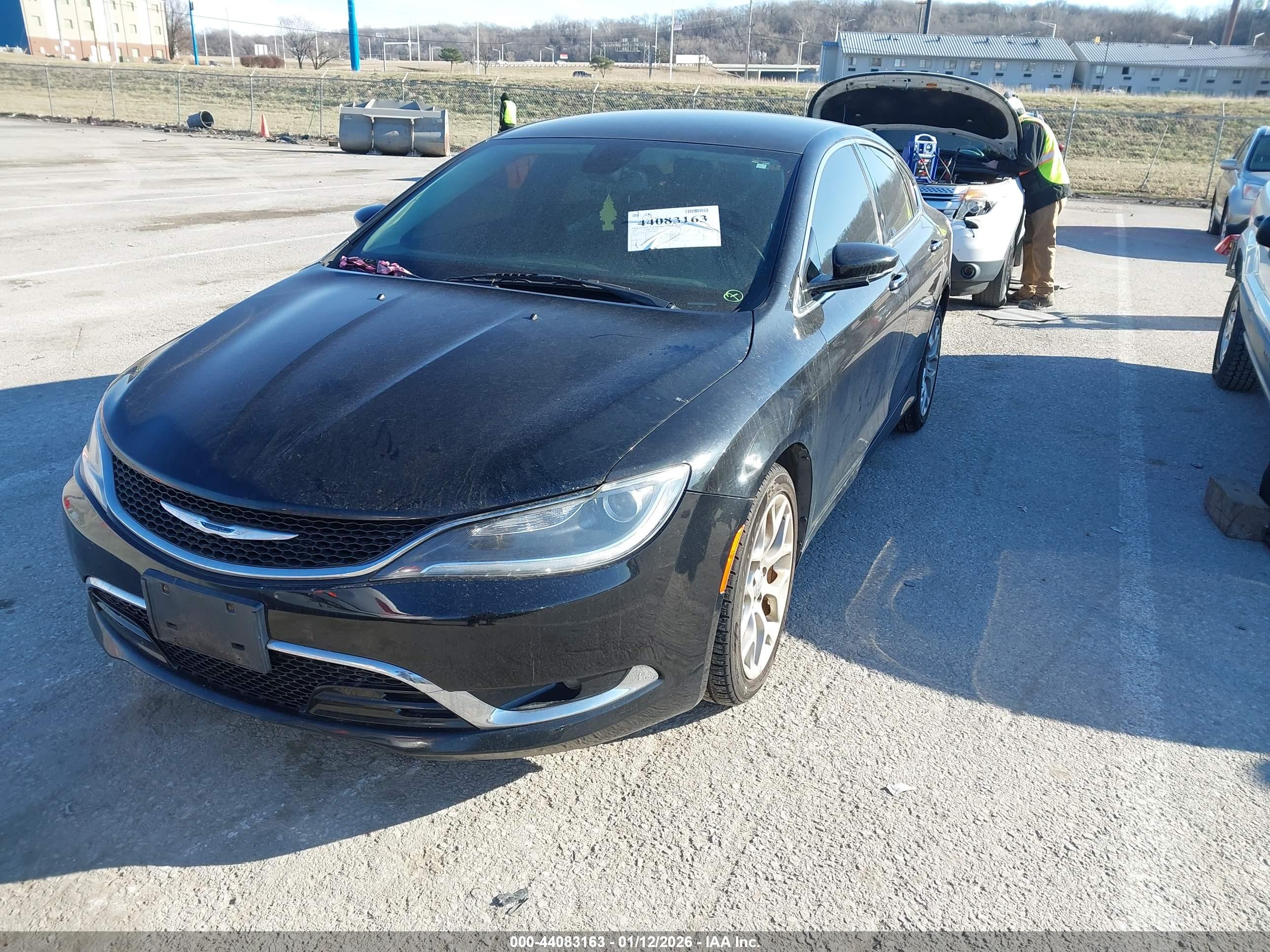 CHRYSLER 200 image 2