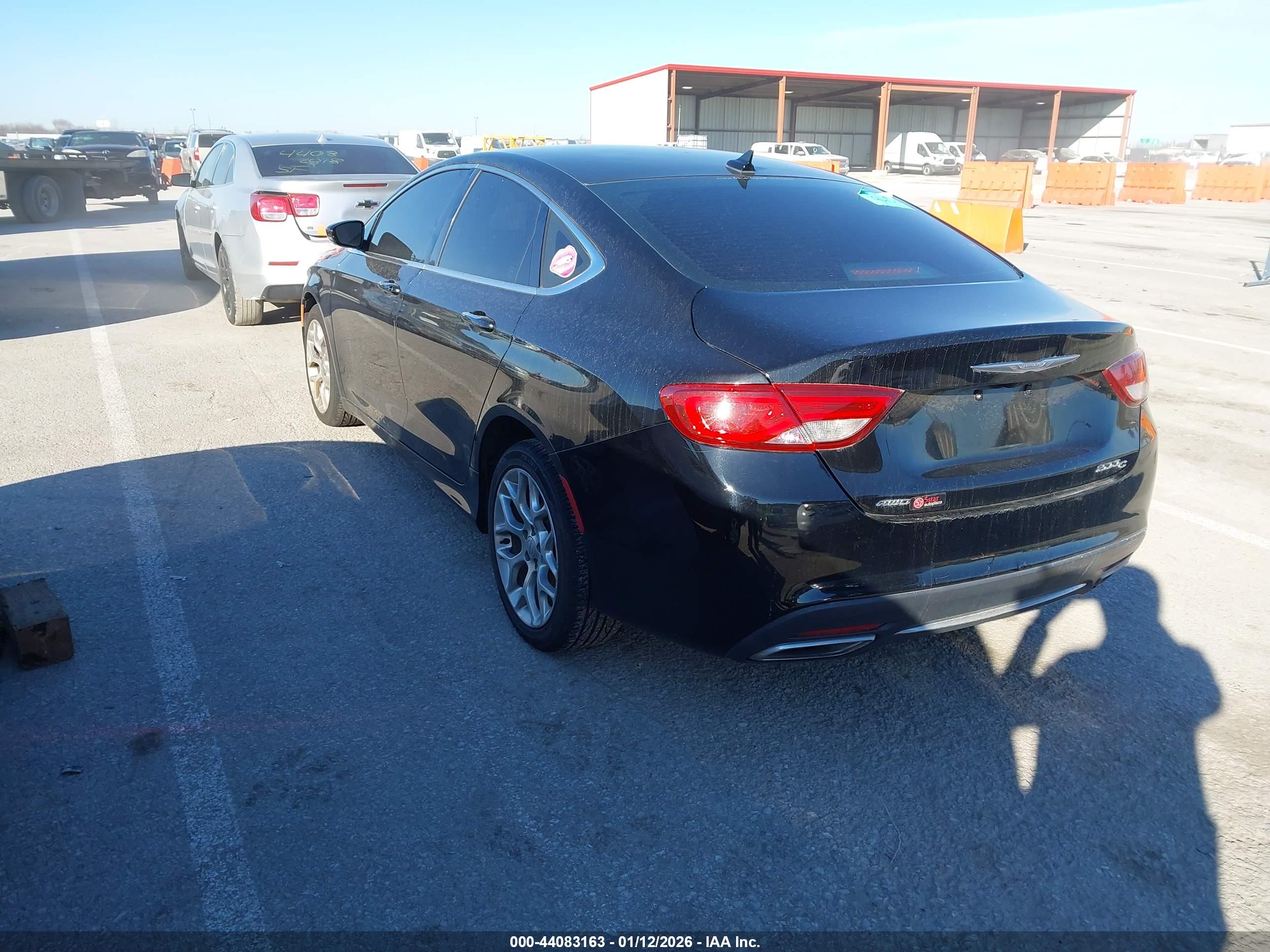 CHRYSLER 200 image 3