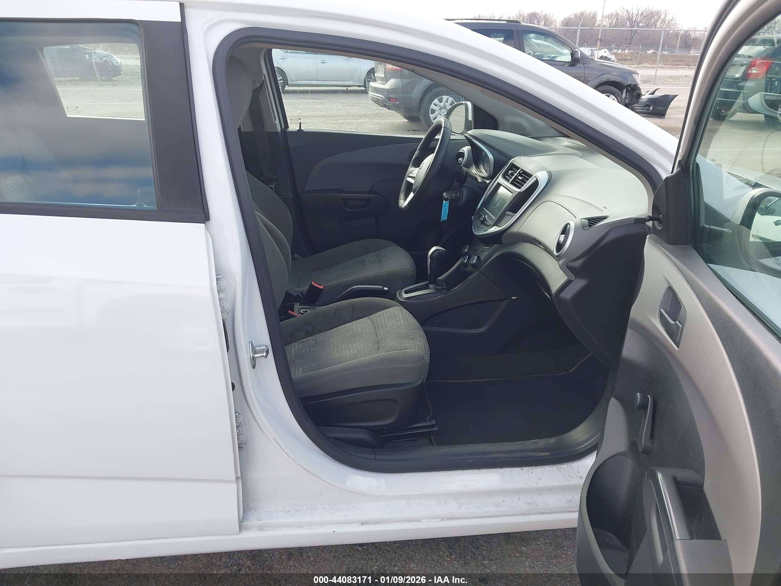 CHEVROLET SONIC image 5