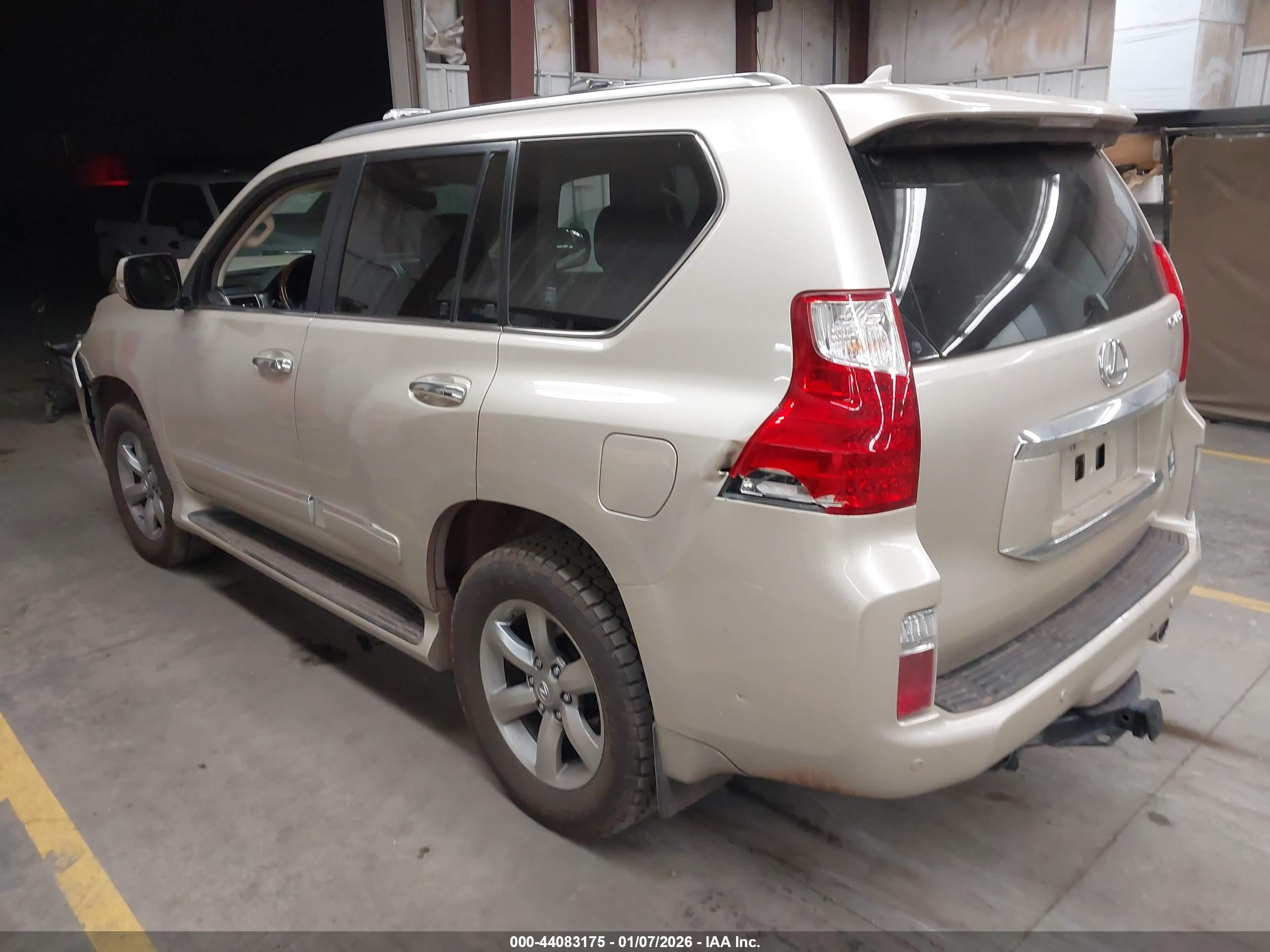 LEXUS GX image 3