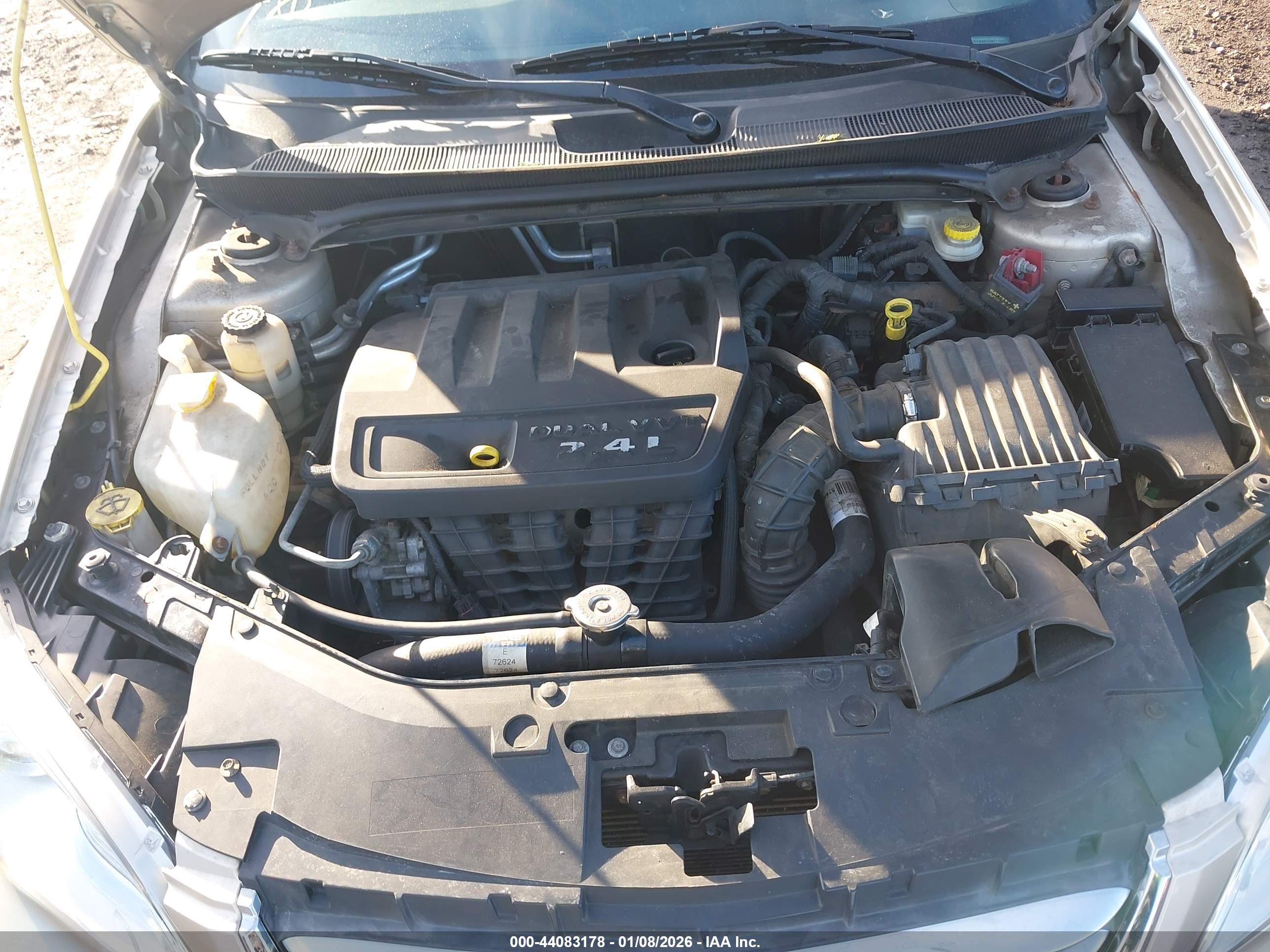 CHRYSLER 200 image 10