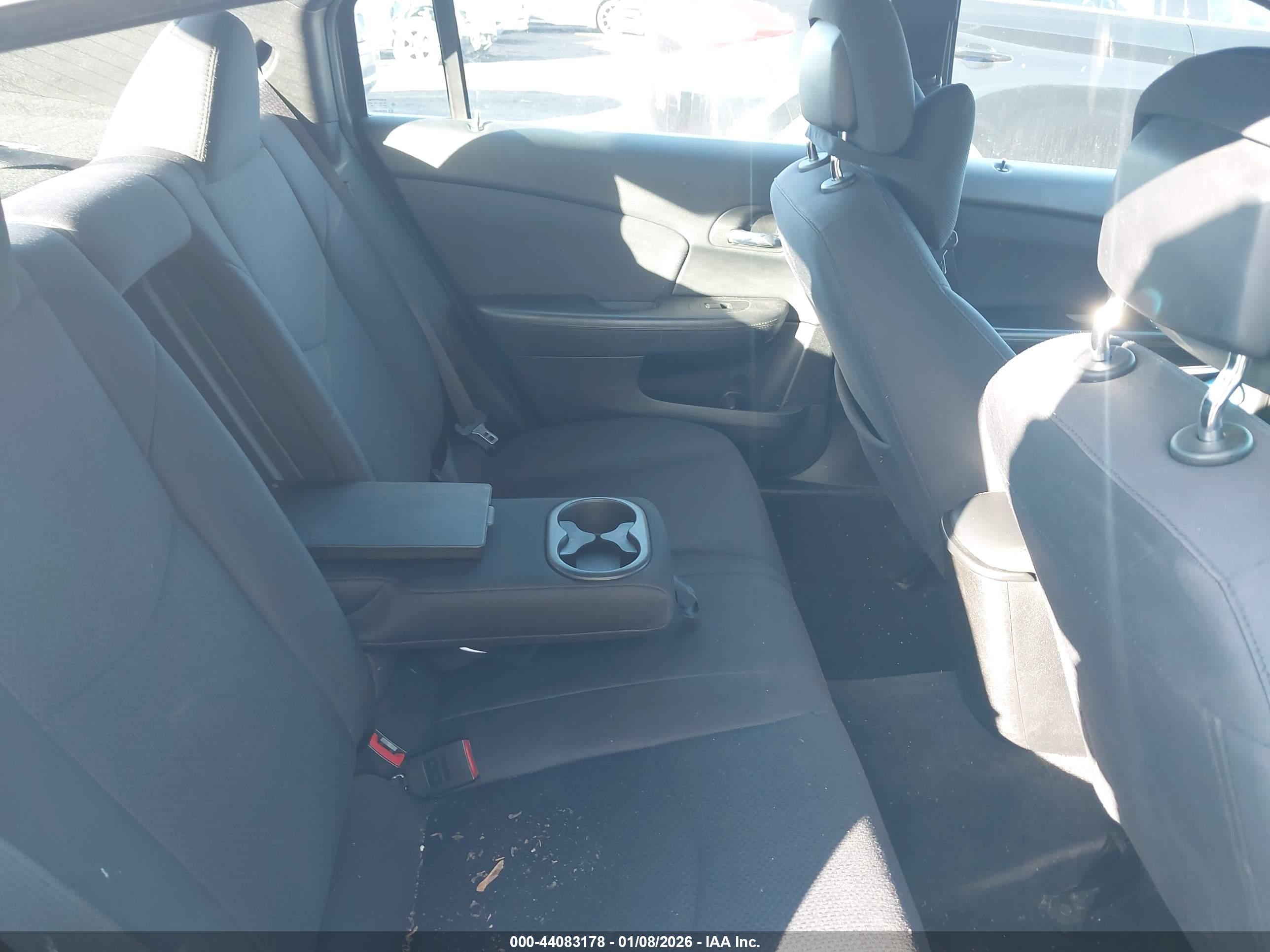 CHRYSLER 200 image 8