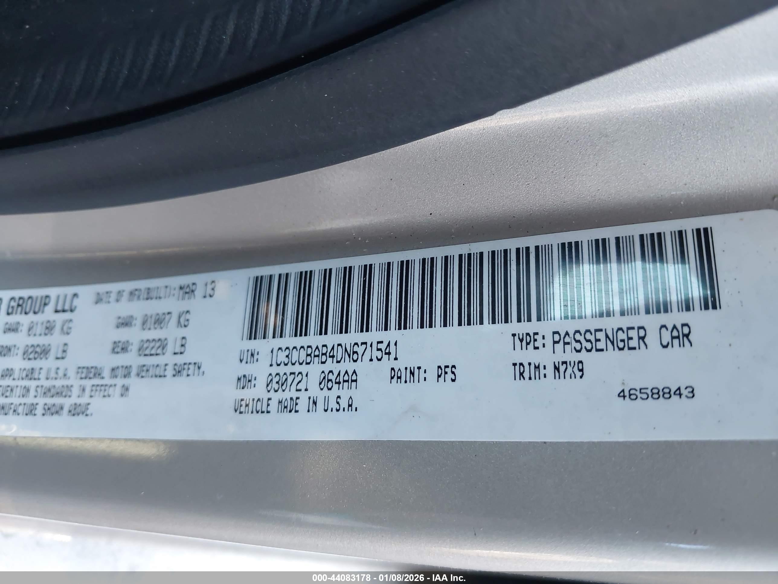 CHRYSLER 200 image 9
