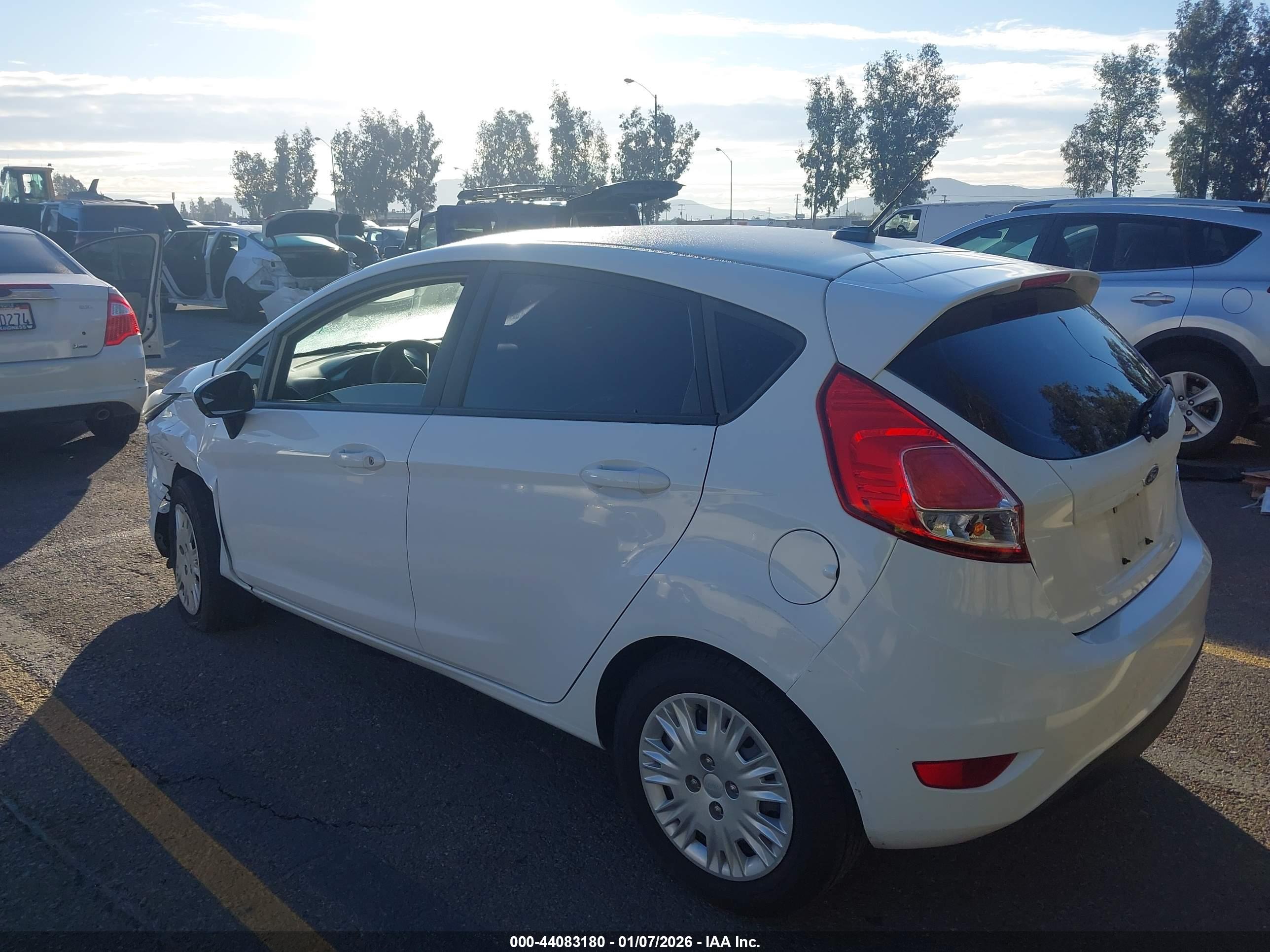 FORD FIESTA image 3