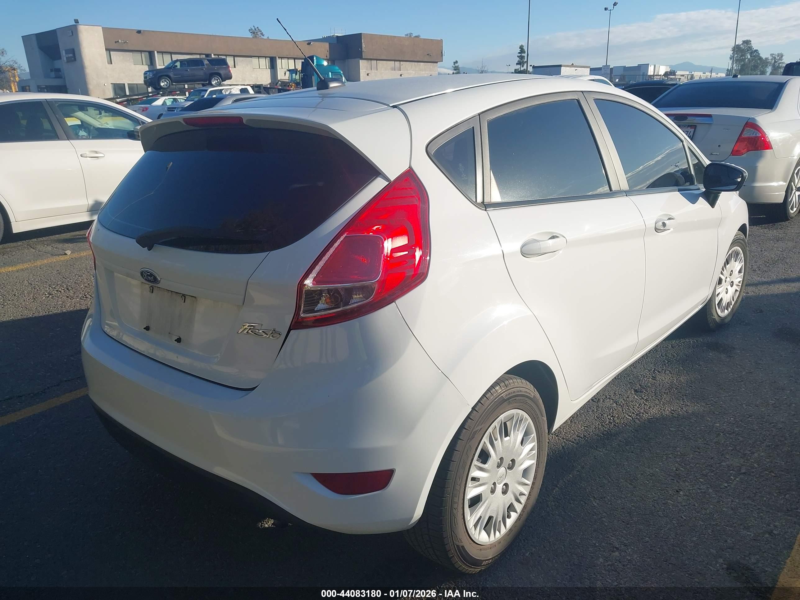 FORD FIESTA image 4