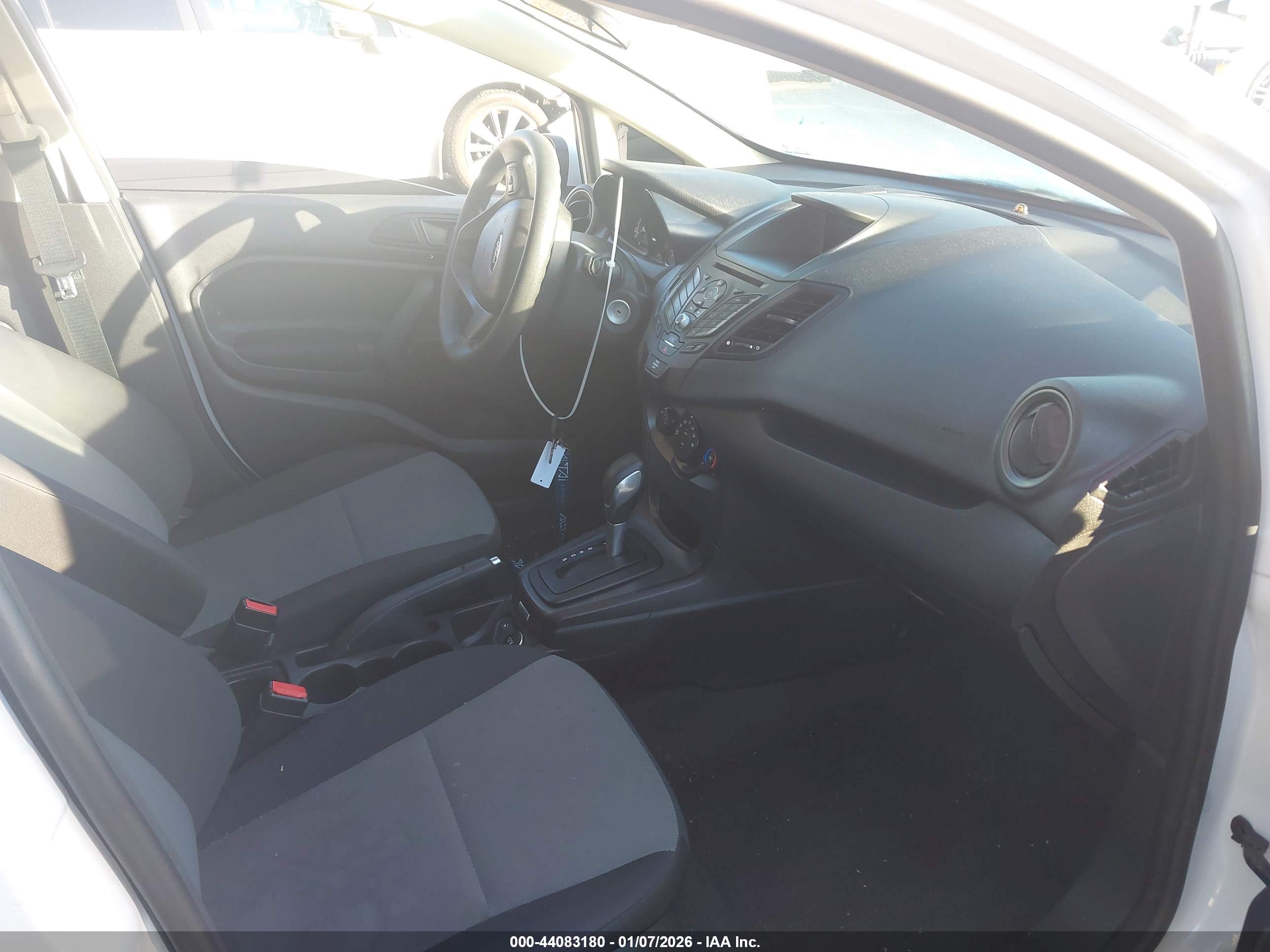 FORD FIESTA image 5