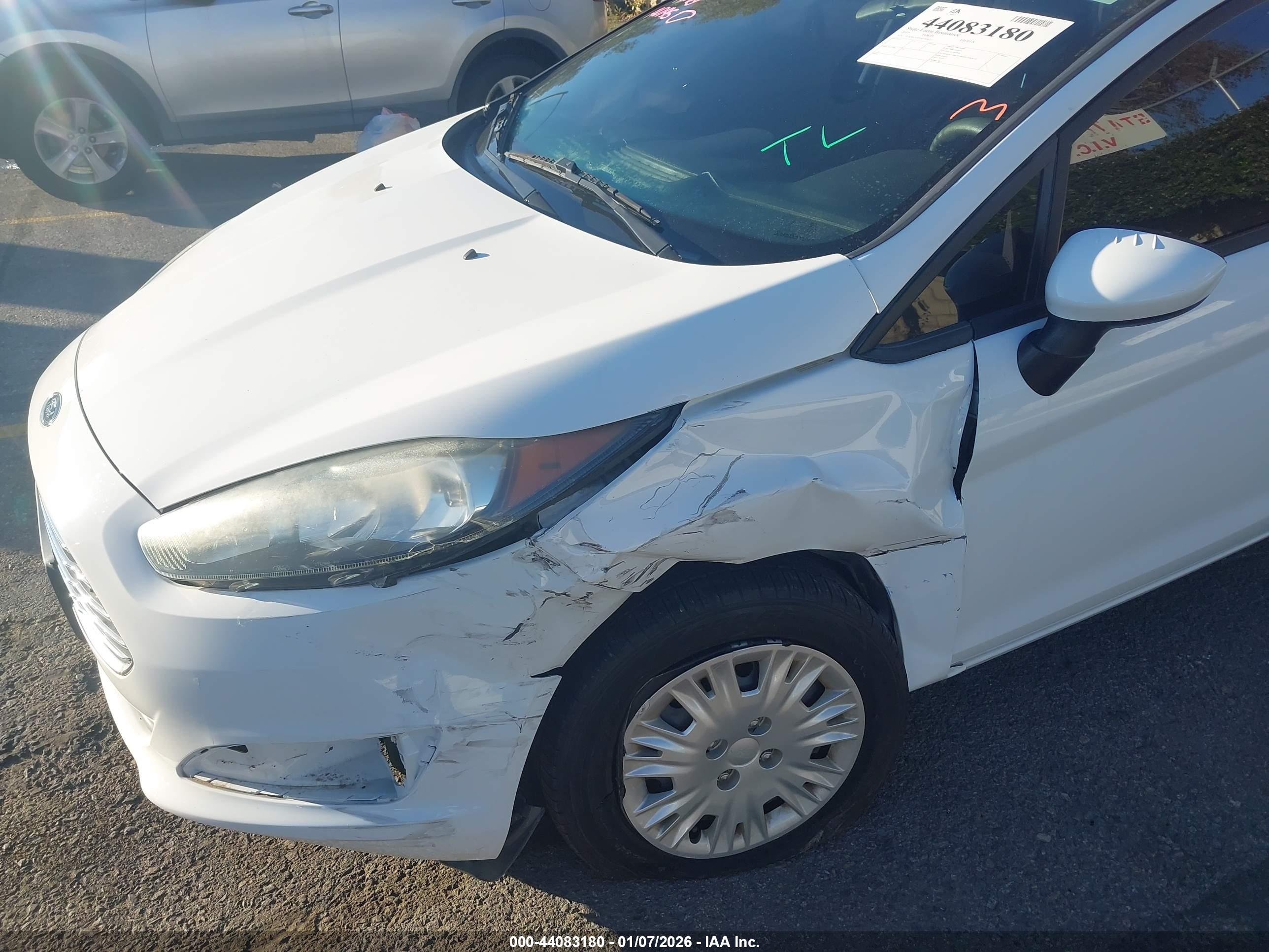 FORD FIESTA image 6