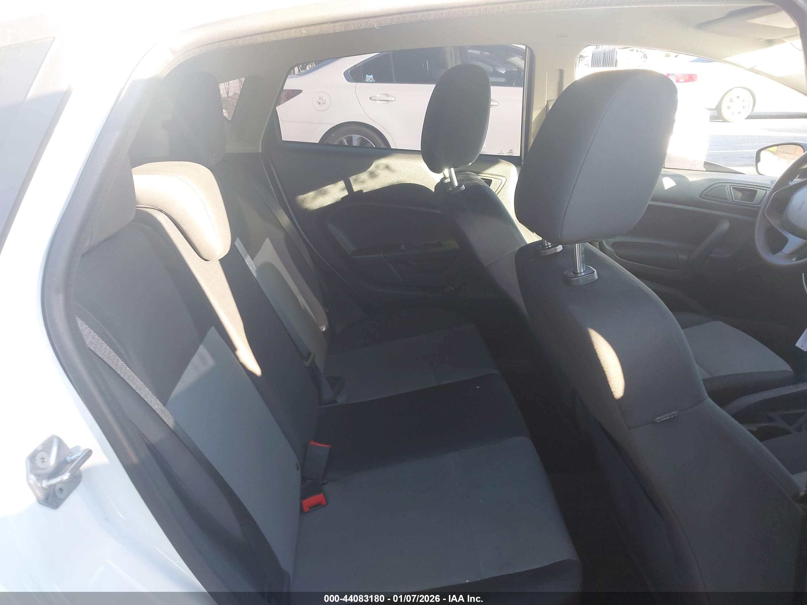 FORD FIESTA image 8