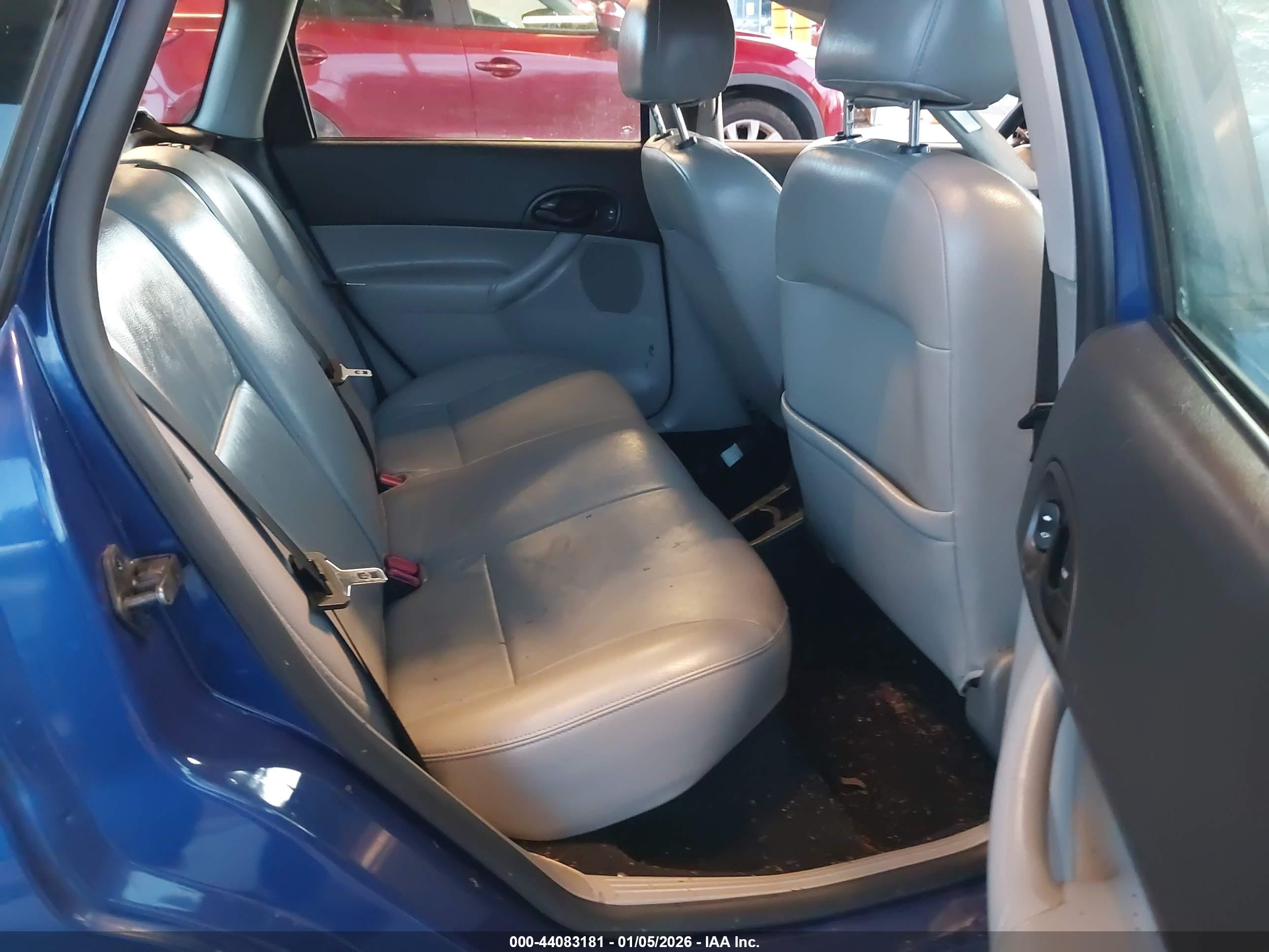 FORD FOCUS image 8