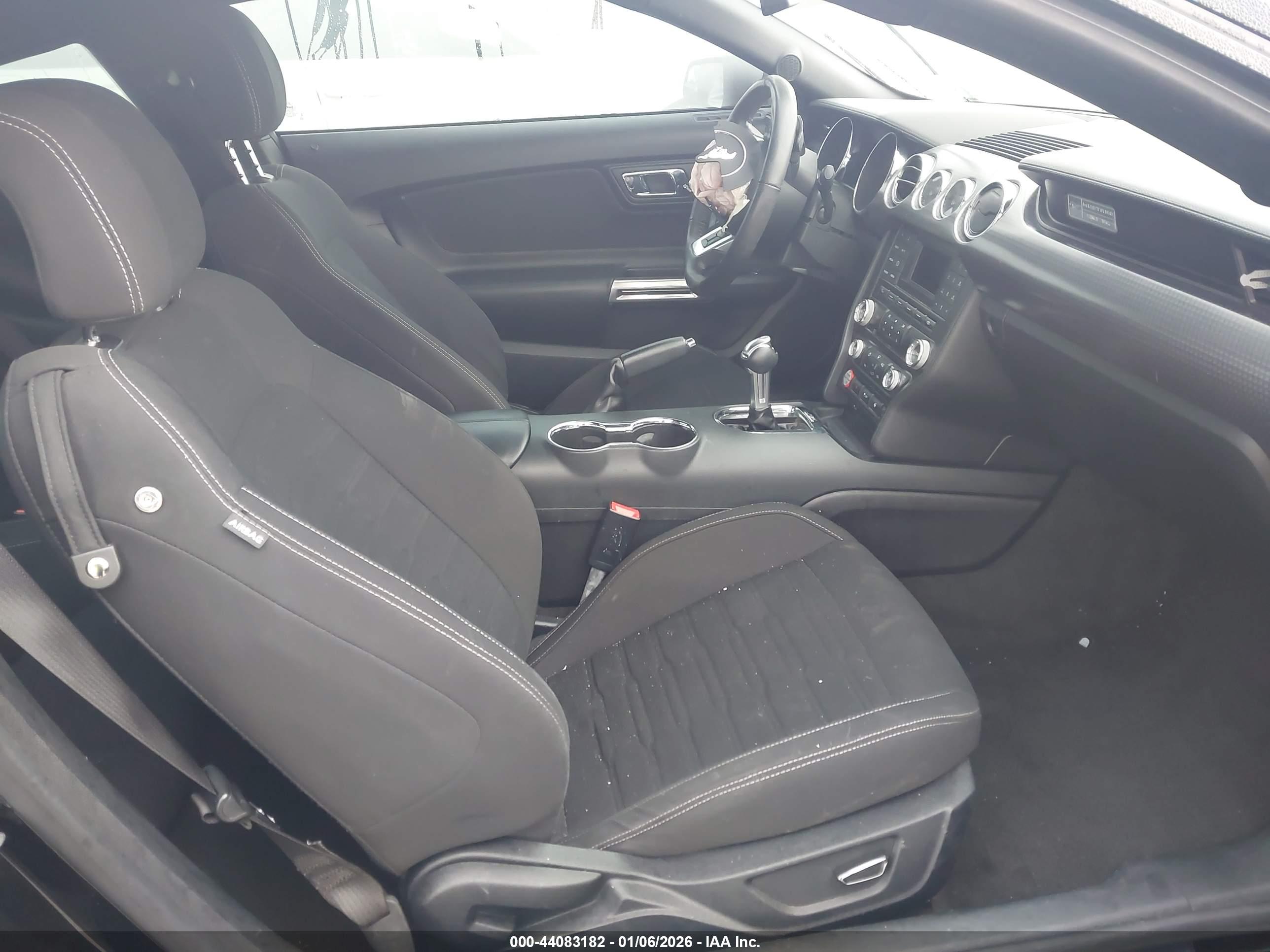 FORD MUSTANG image 5