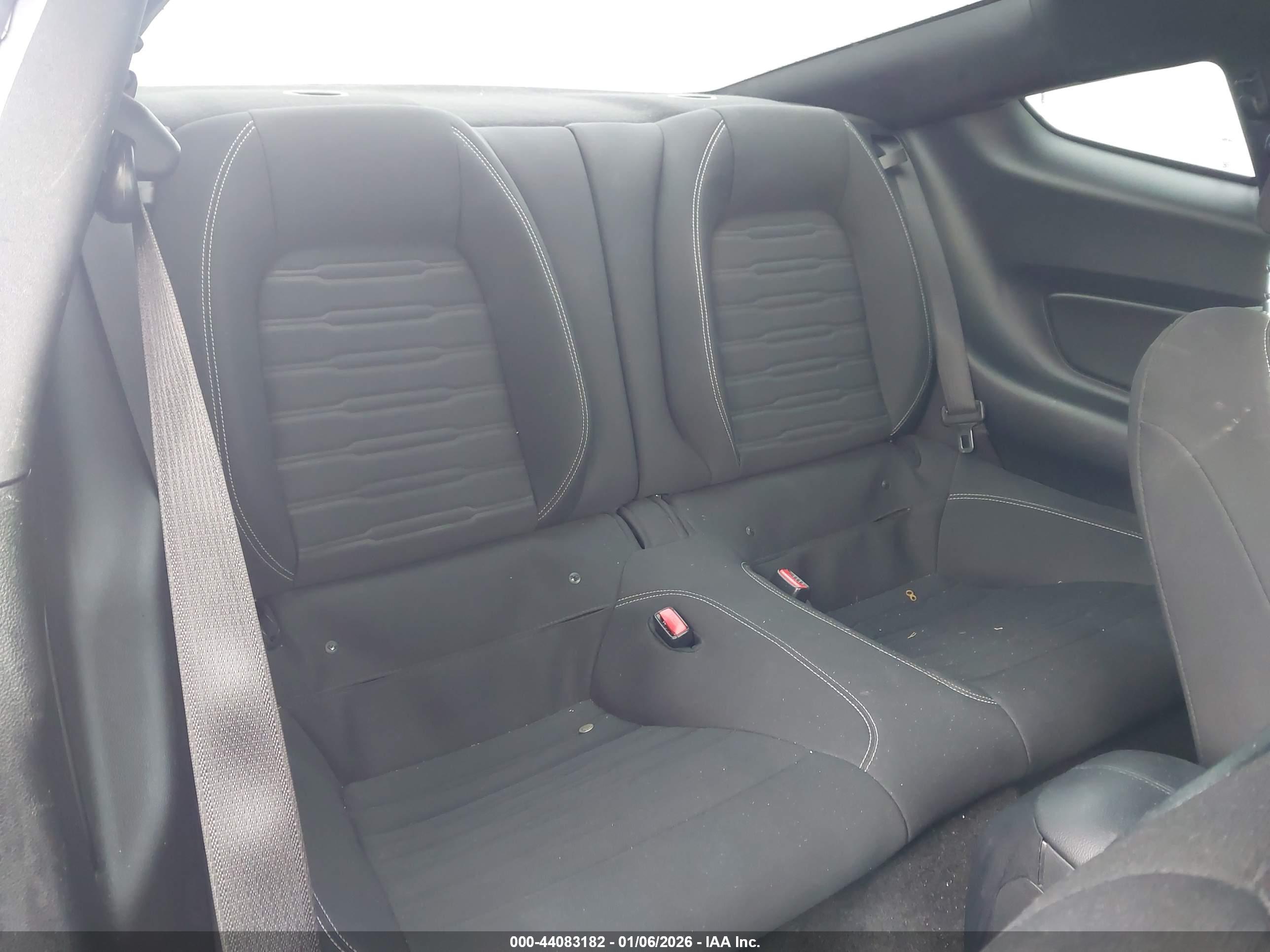 FORD MUSTANG image 8