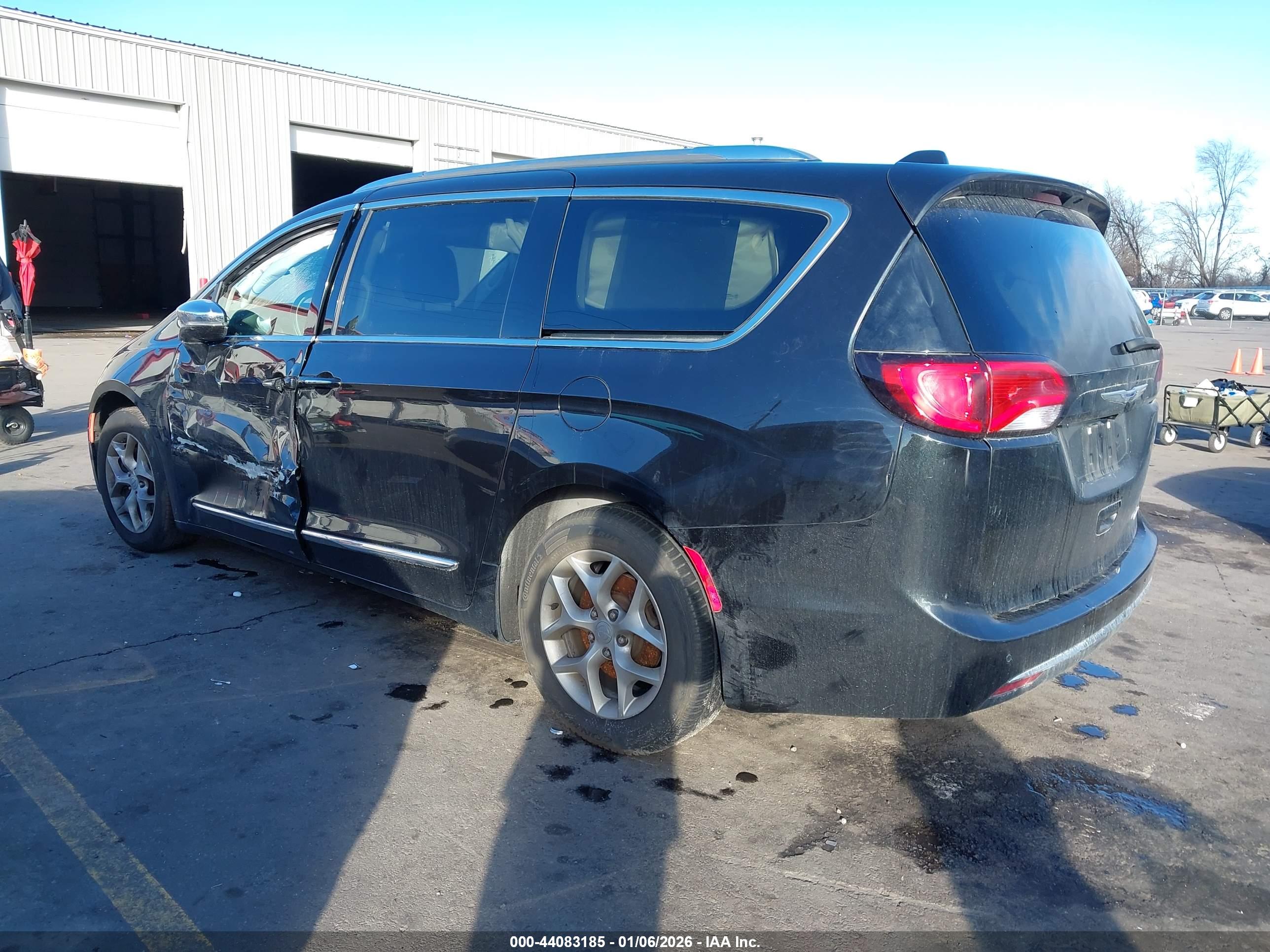 CHRYSLER PACIFICA image 3