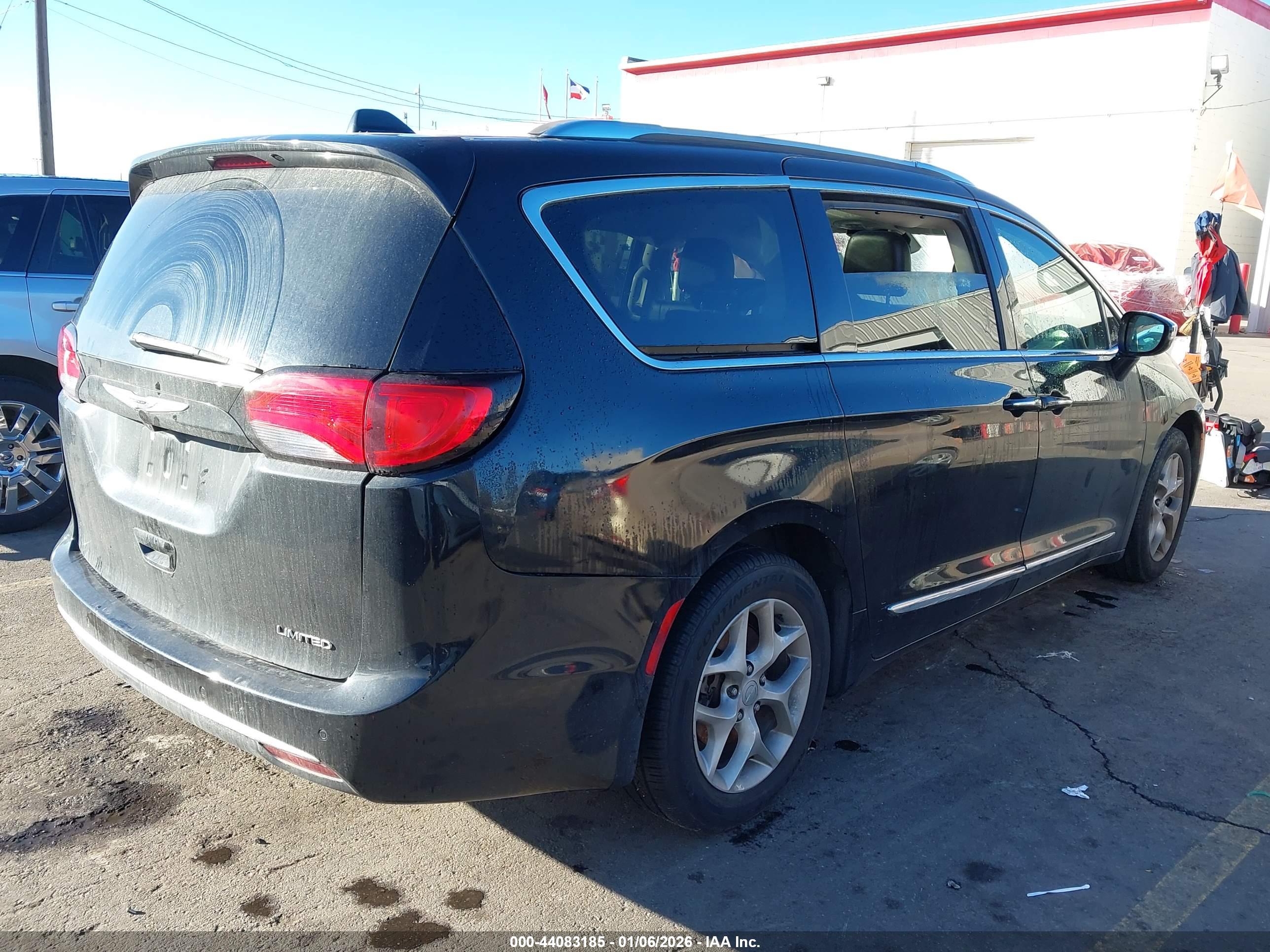CHRYSLER PACIFICA image 4