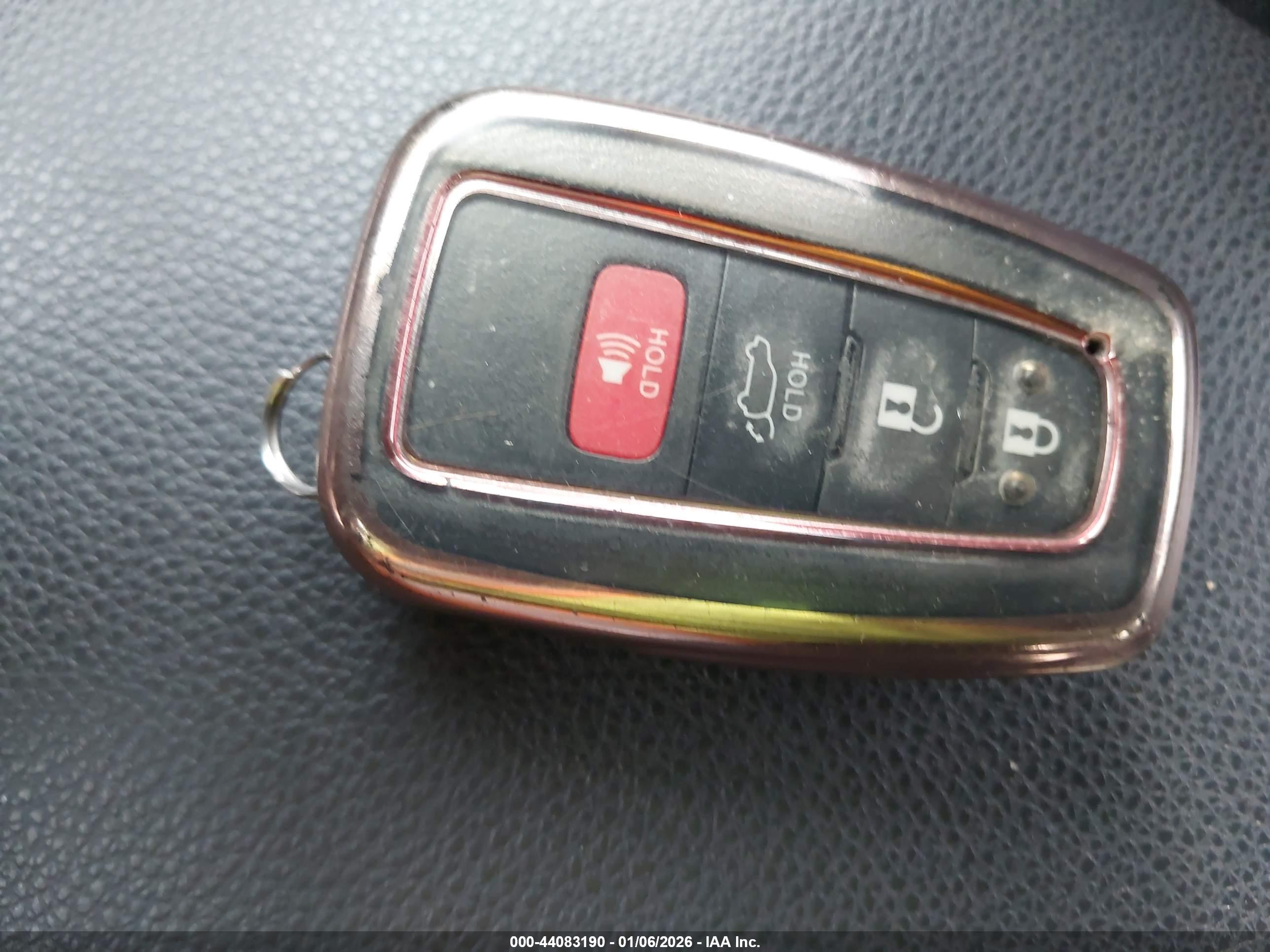 TOYOTA RAV4 image 11