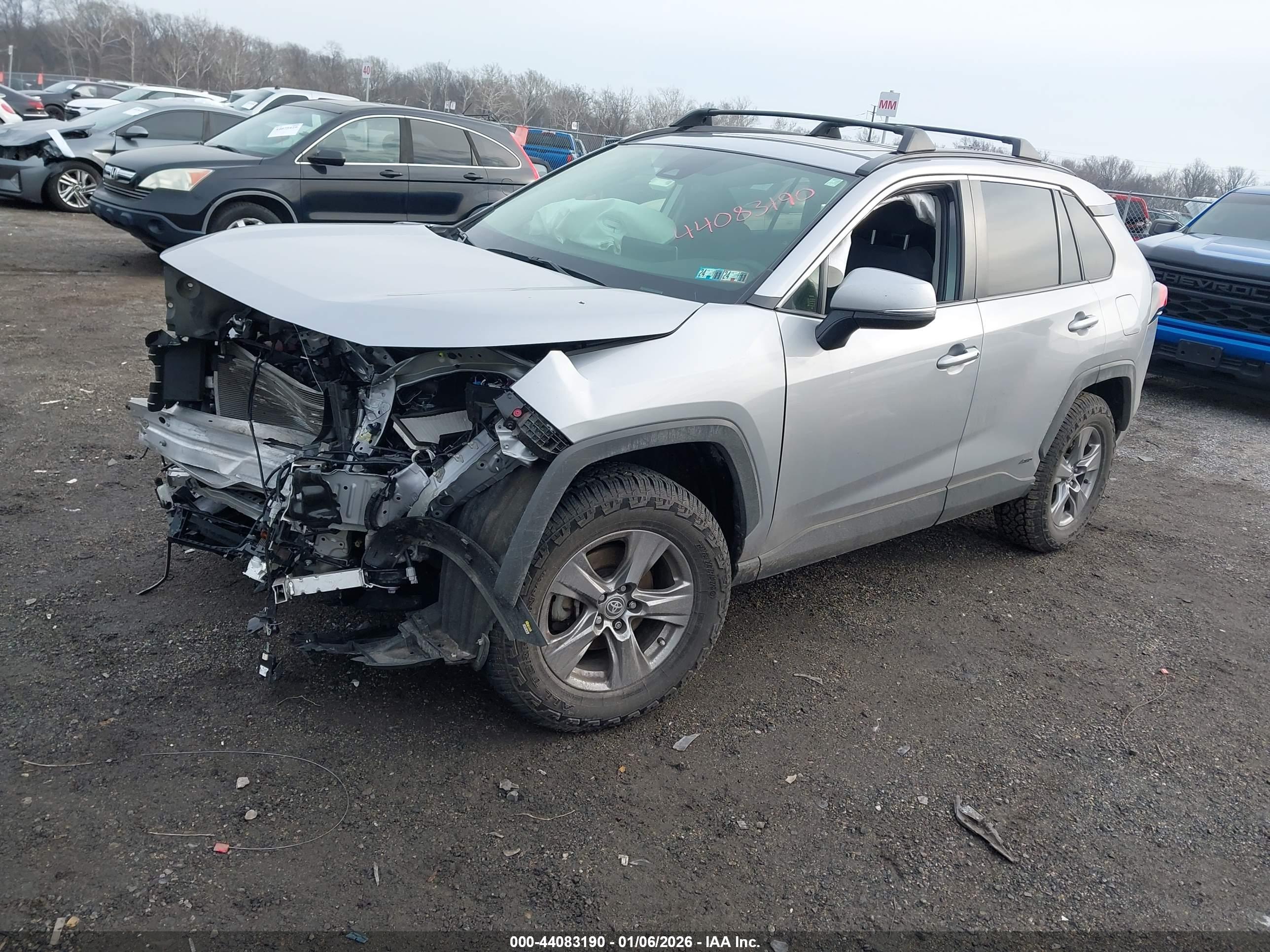 TOYOTA RAV4 image 2