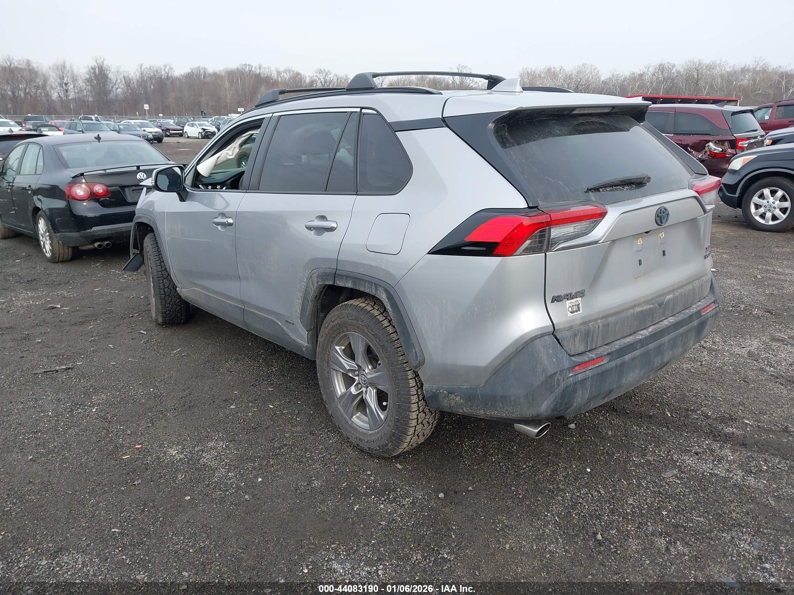 TOYOTA RAV4 image 3