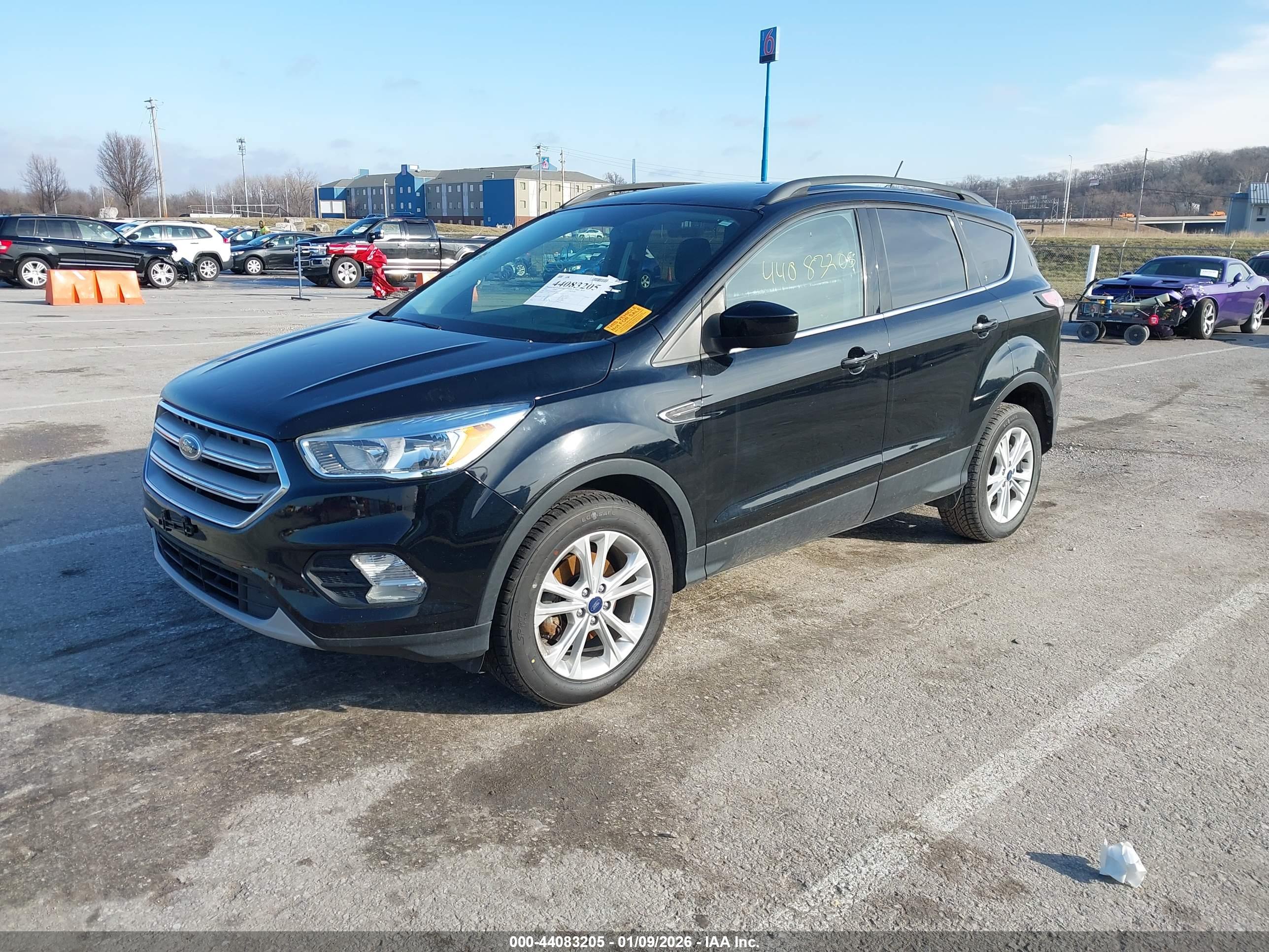 FORD ESCAPE image 2