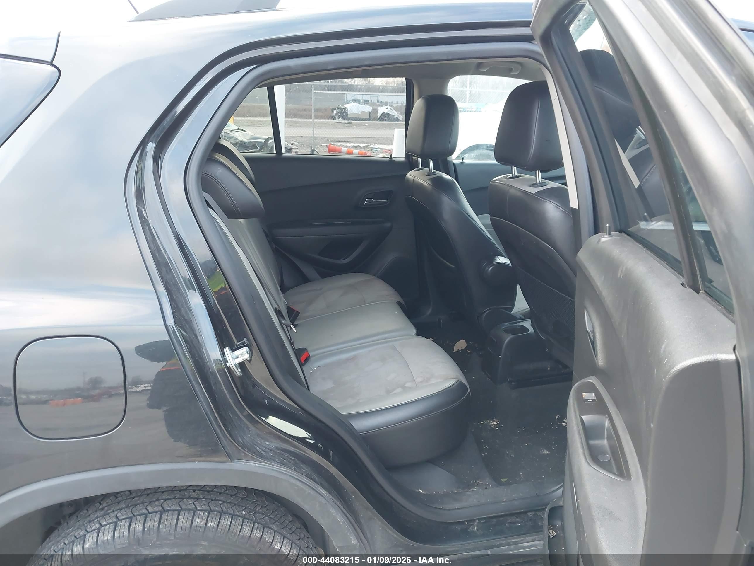 CHEVROLET TRAX image 8