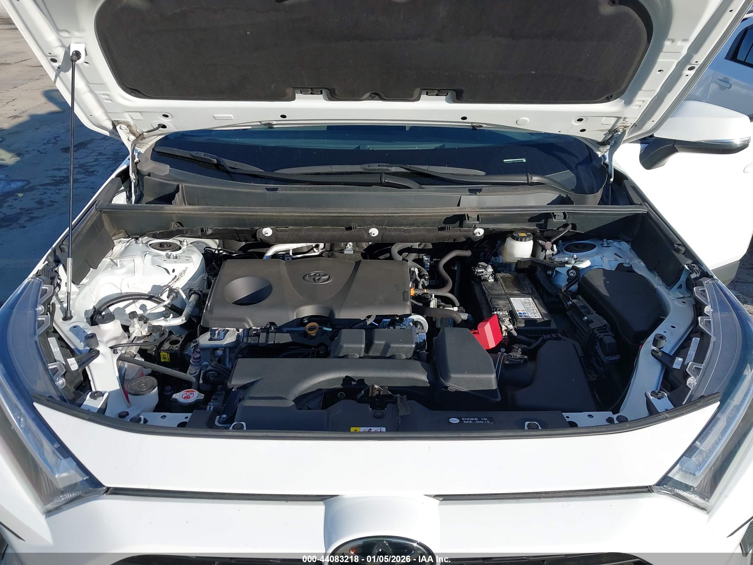 TOYOTA RAV4 image 10