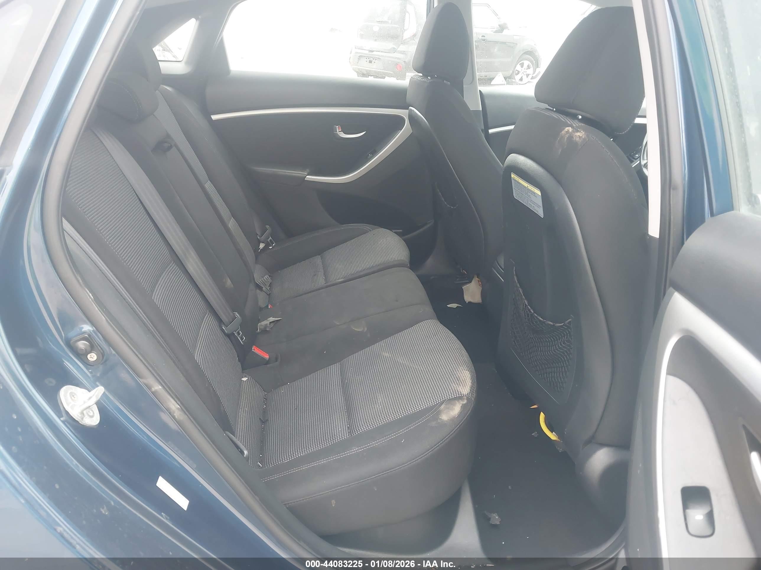 HYUNDAI ELANTRA image 8