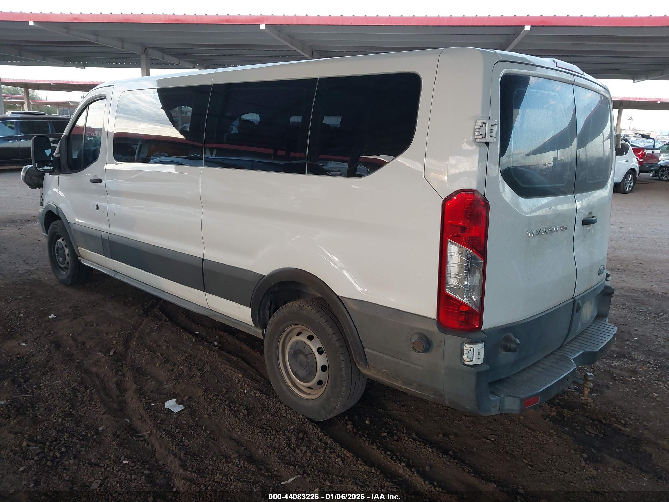 FORD TRANSIT-350 image 3