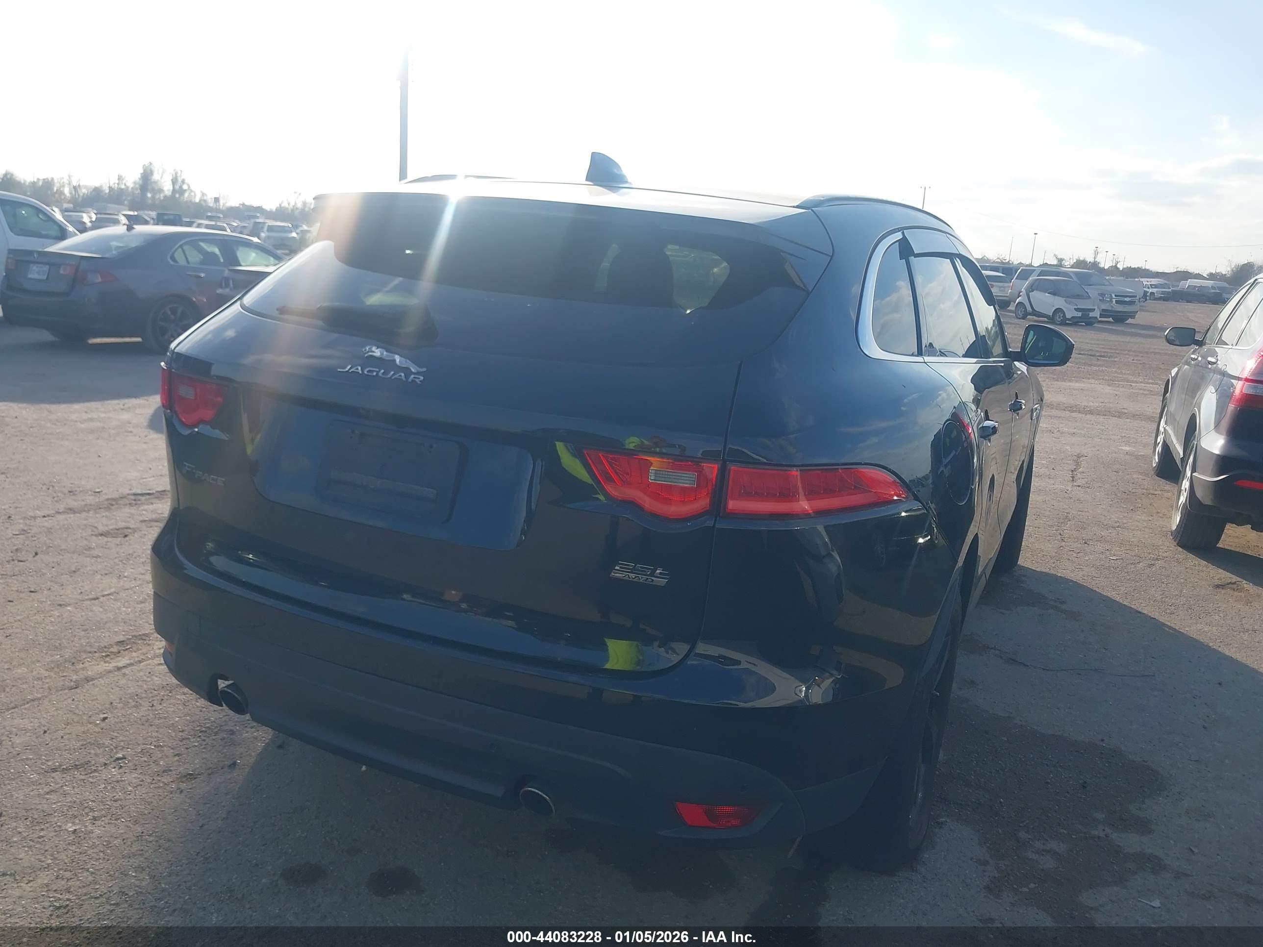 JAGUAR F-PACE image 4