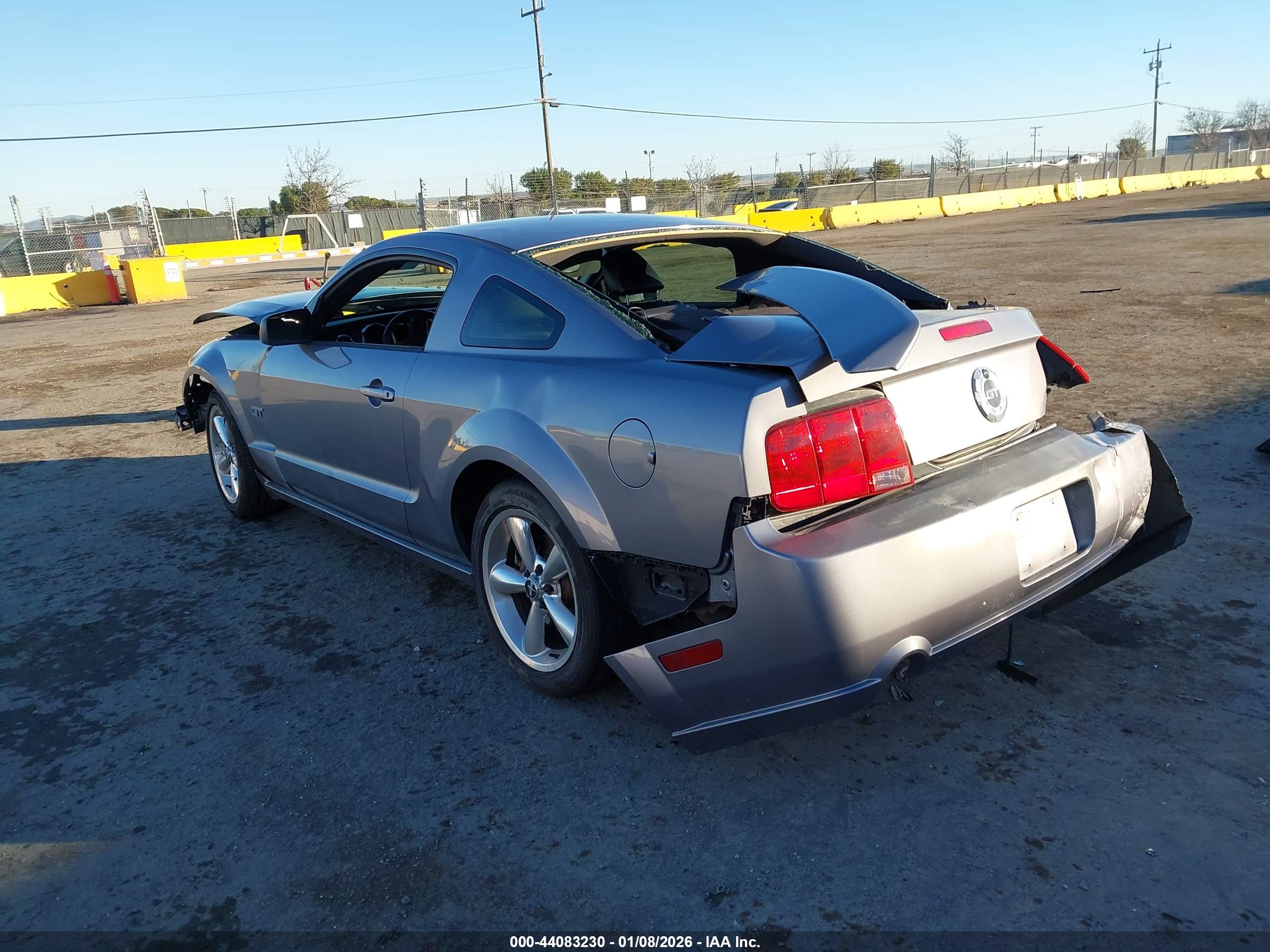 FORD MUSTANG image 3
