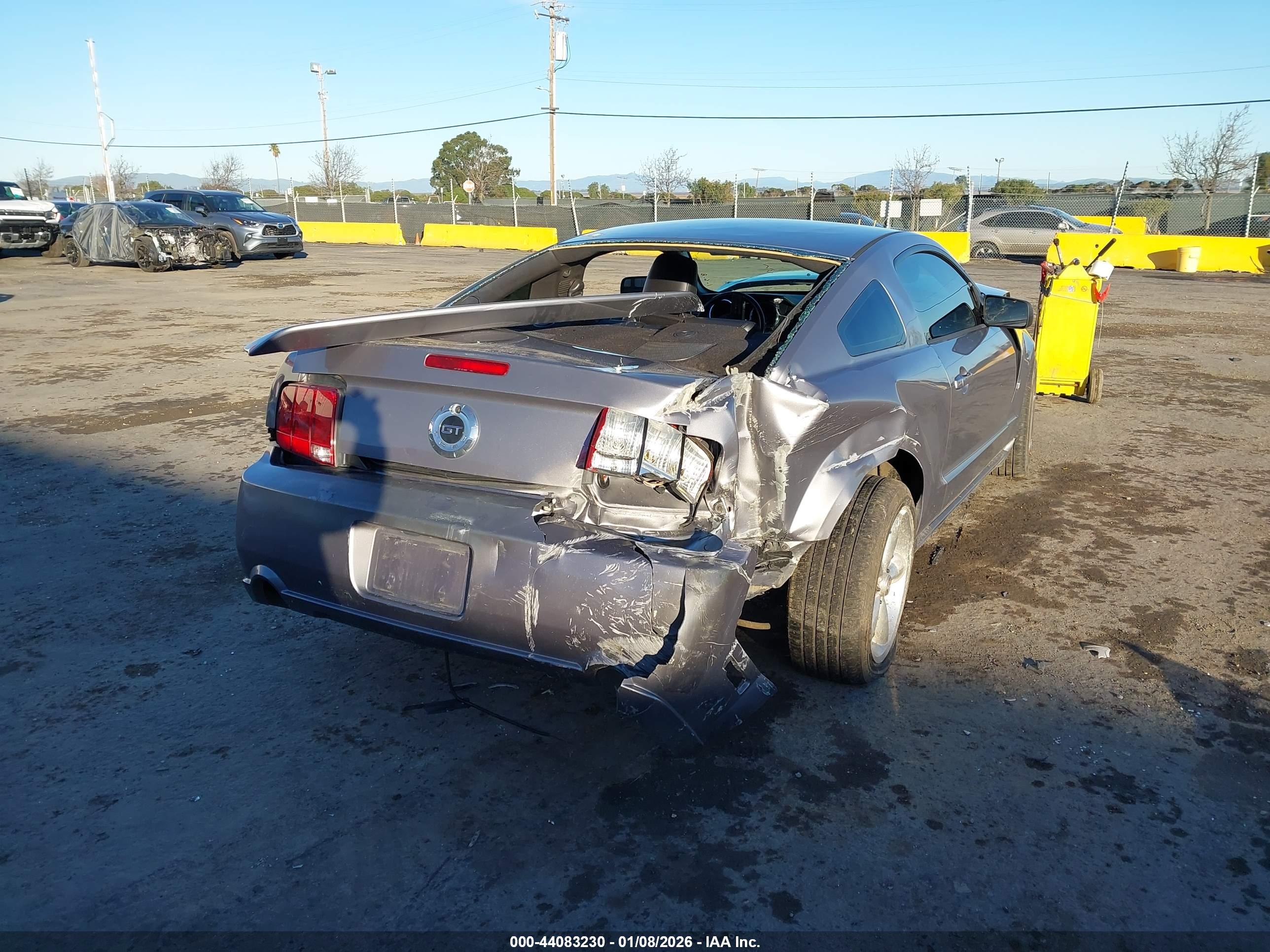 FORD MUSTANG image 4