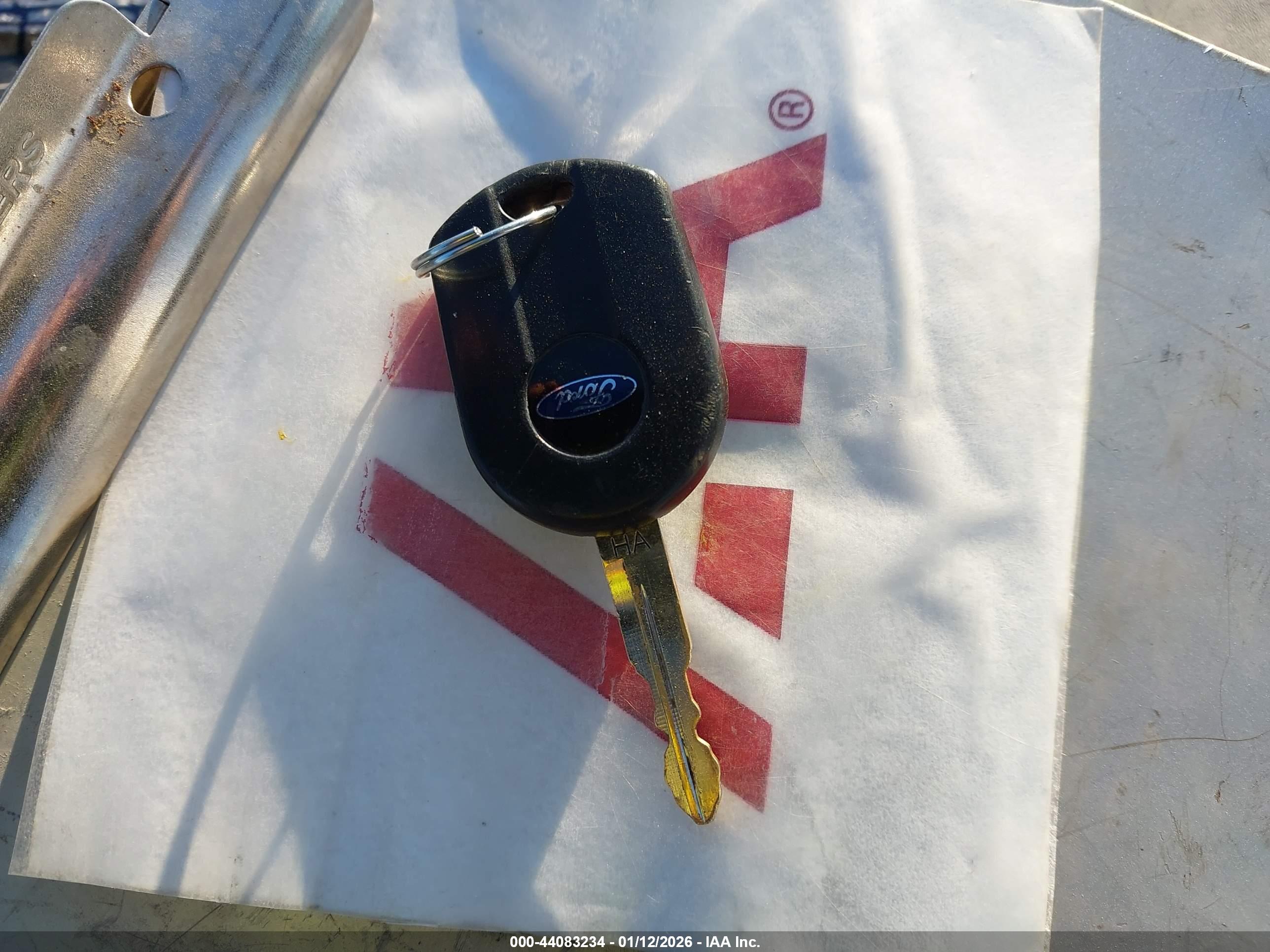 FORD FUSION image 11