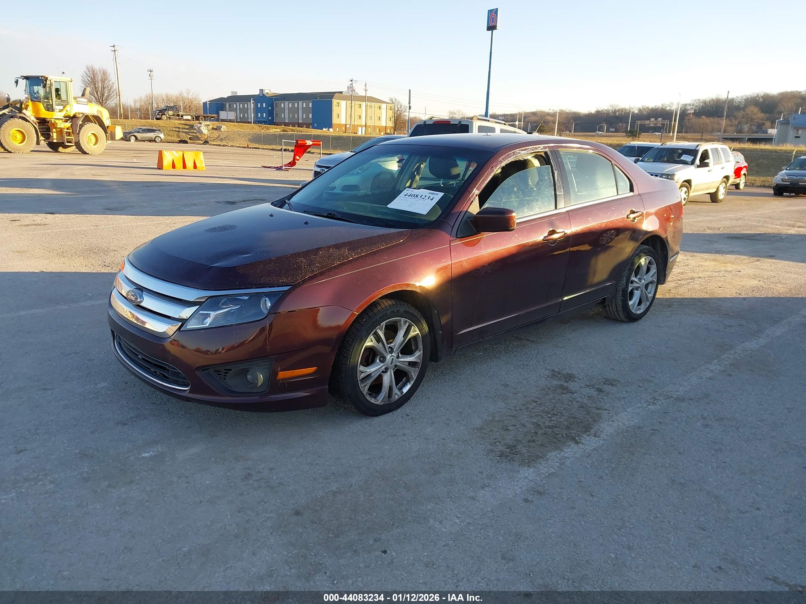 FORD FUSION image 2