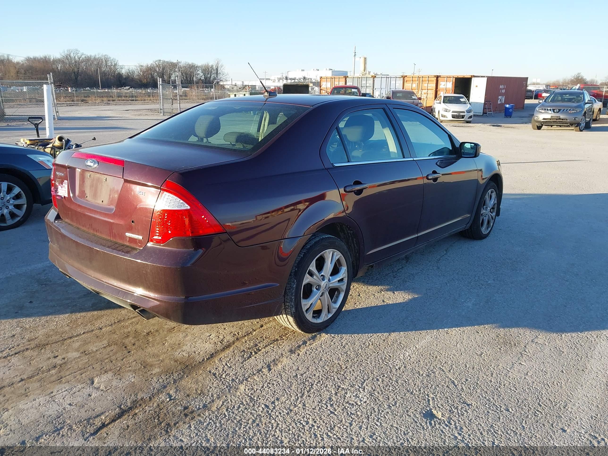 FORD FUSION image 4