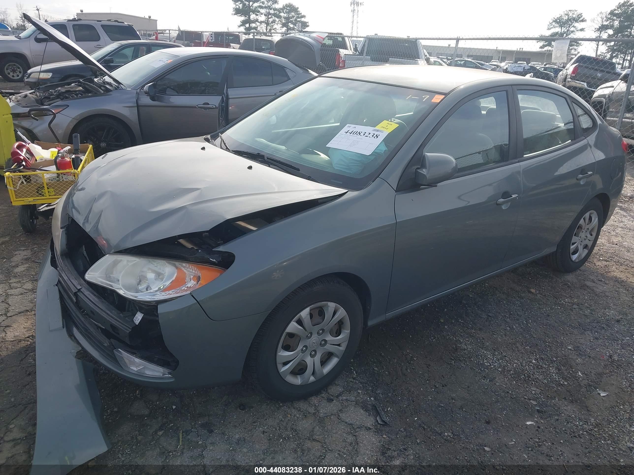 HYUNDAI ELANTRA image 2