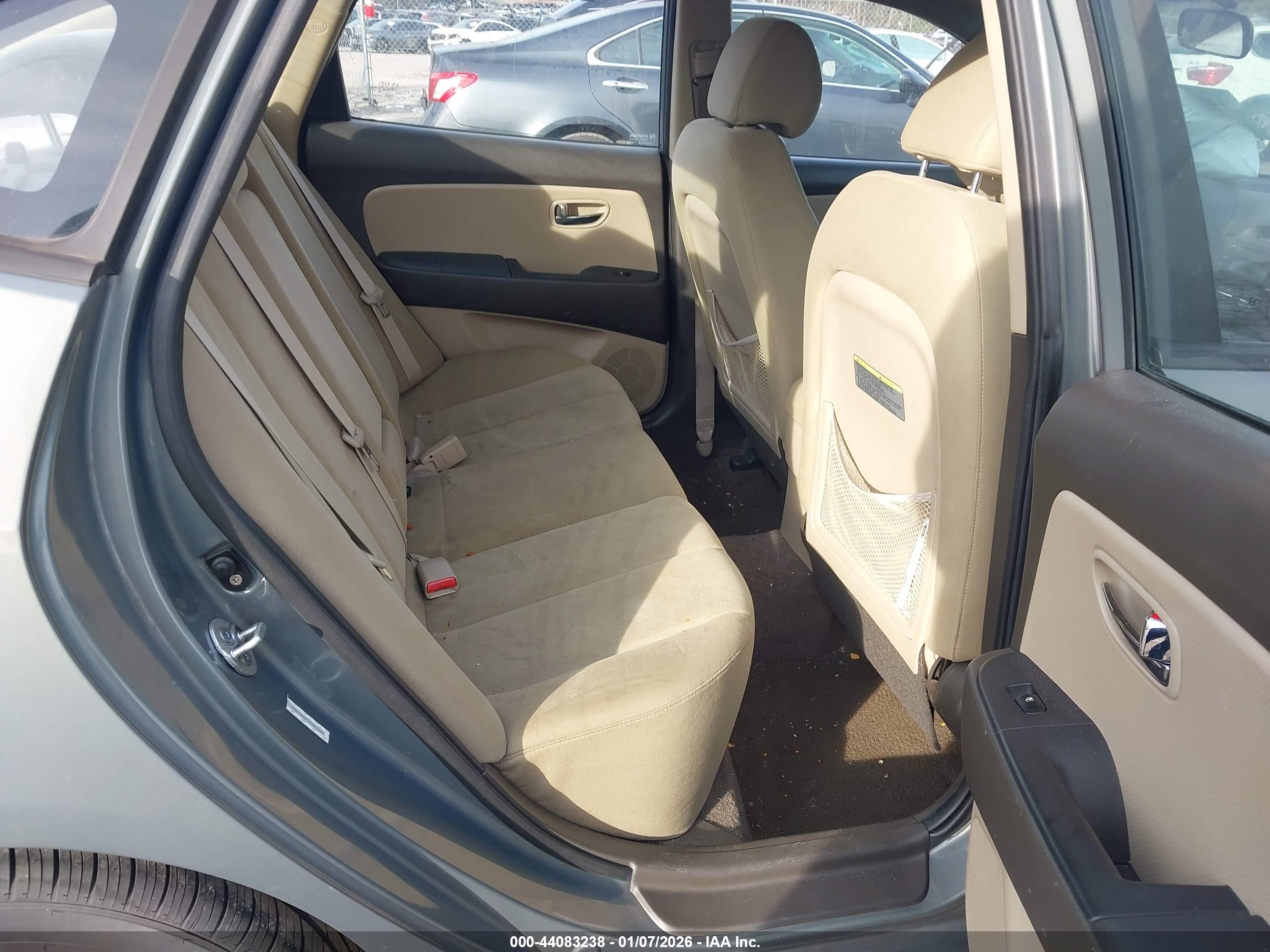 HYUNDAI ELANTRA image 8