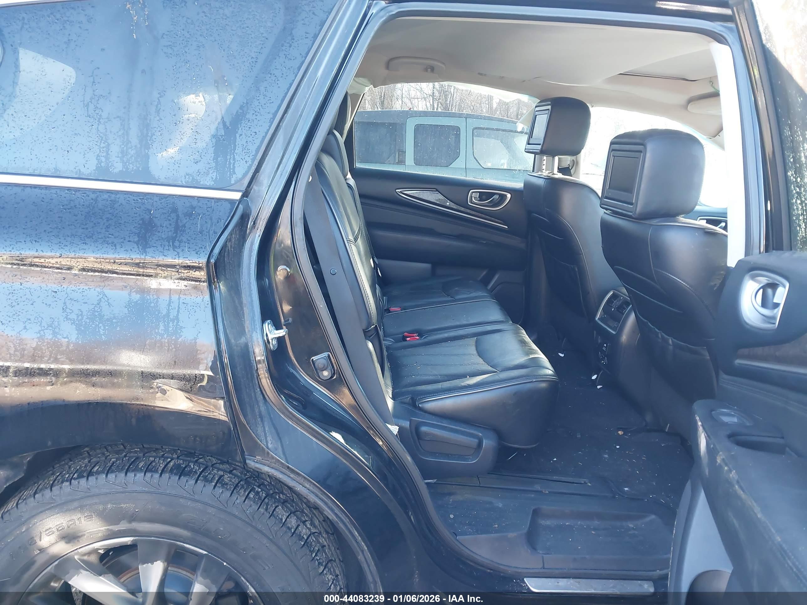 INFINITI JX35 image 8