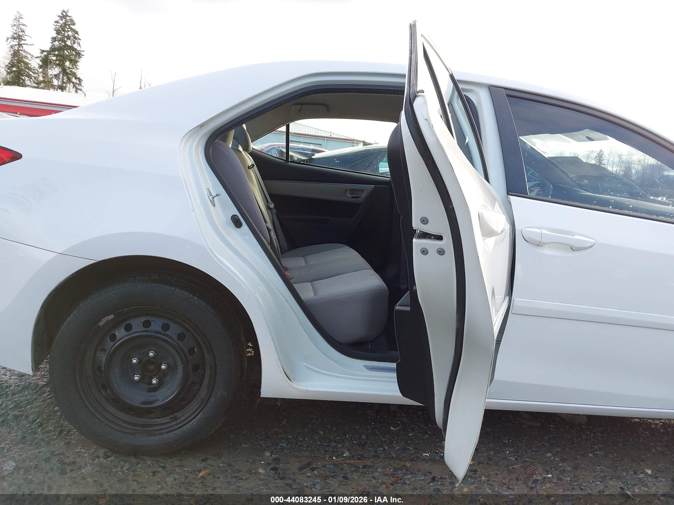 TOYOTA COROLLA image 8