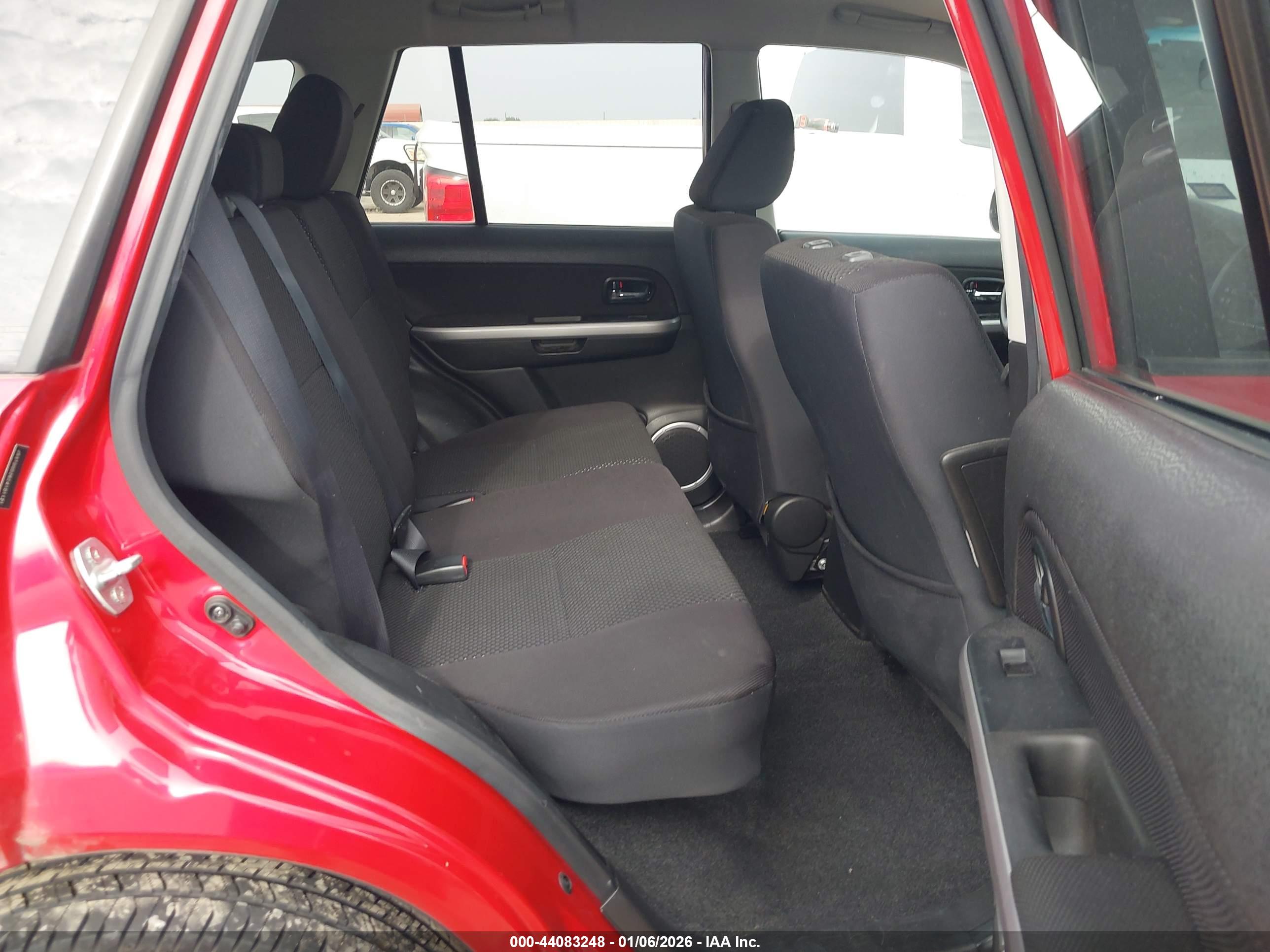 SUZUKI GRAND image 8