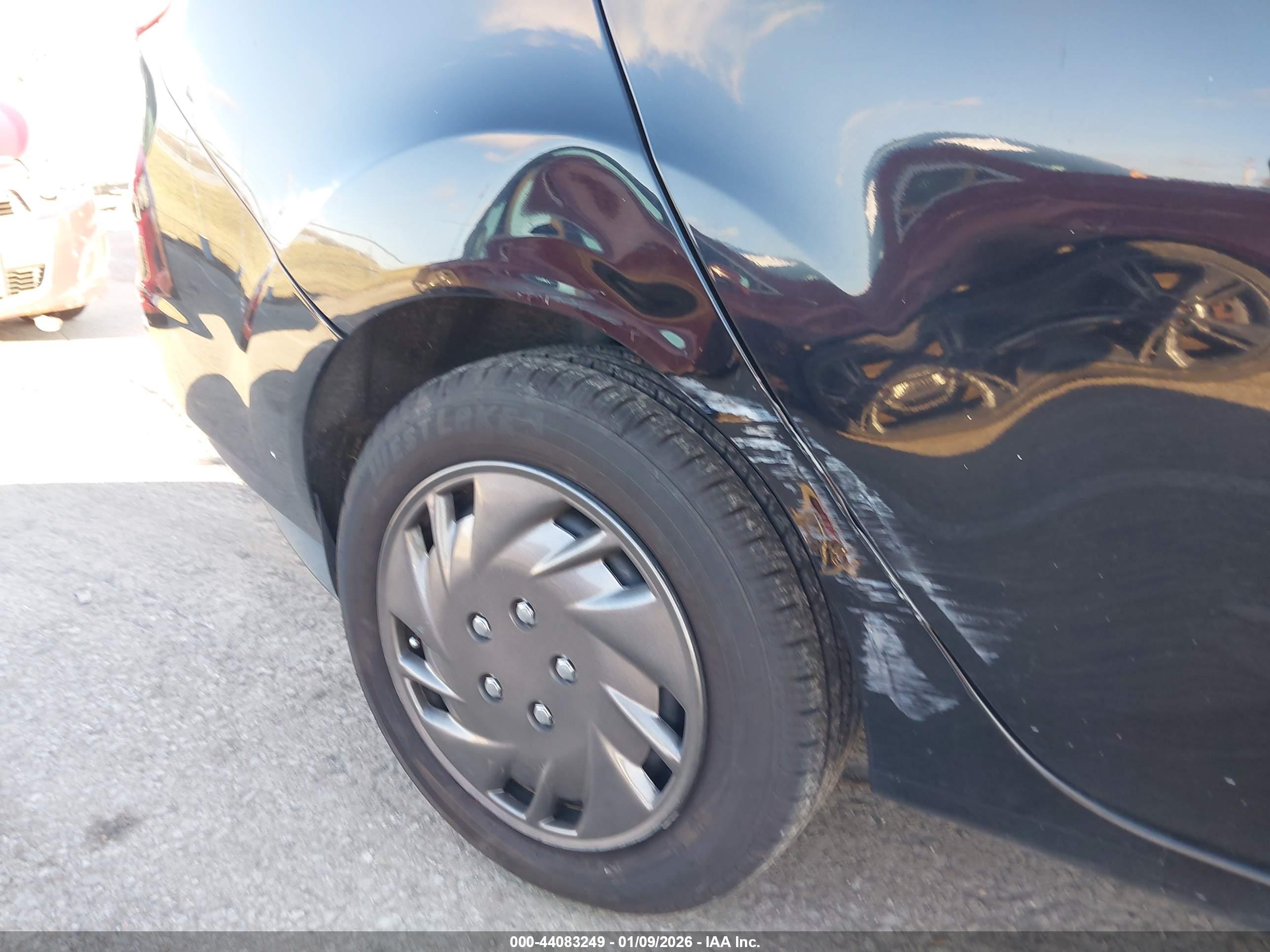 FORD FIESTA image 6